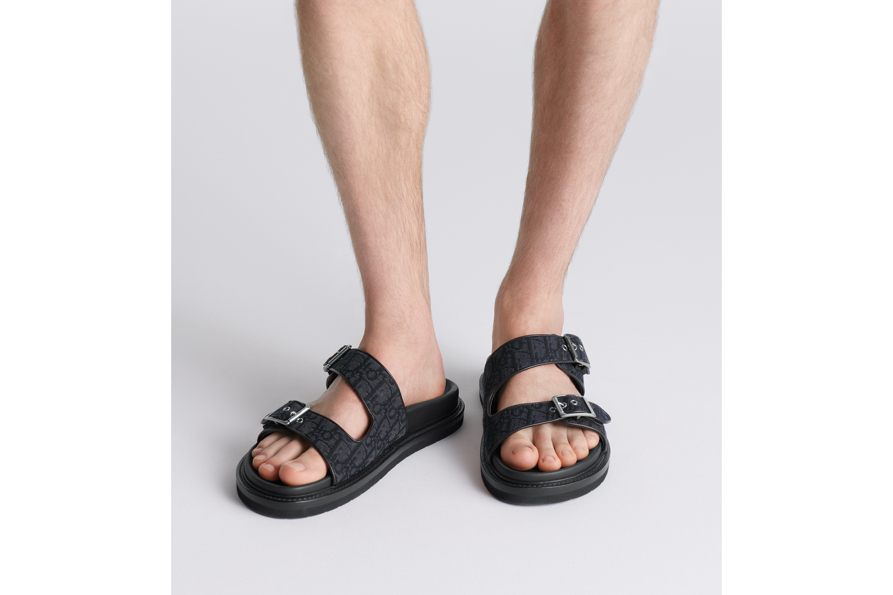 look_image_alt_prefix Dior Aqua 凉鞋 黑色 Oblique 印花面料 E23