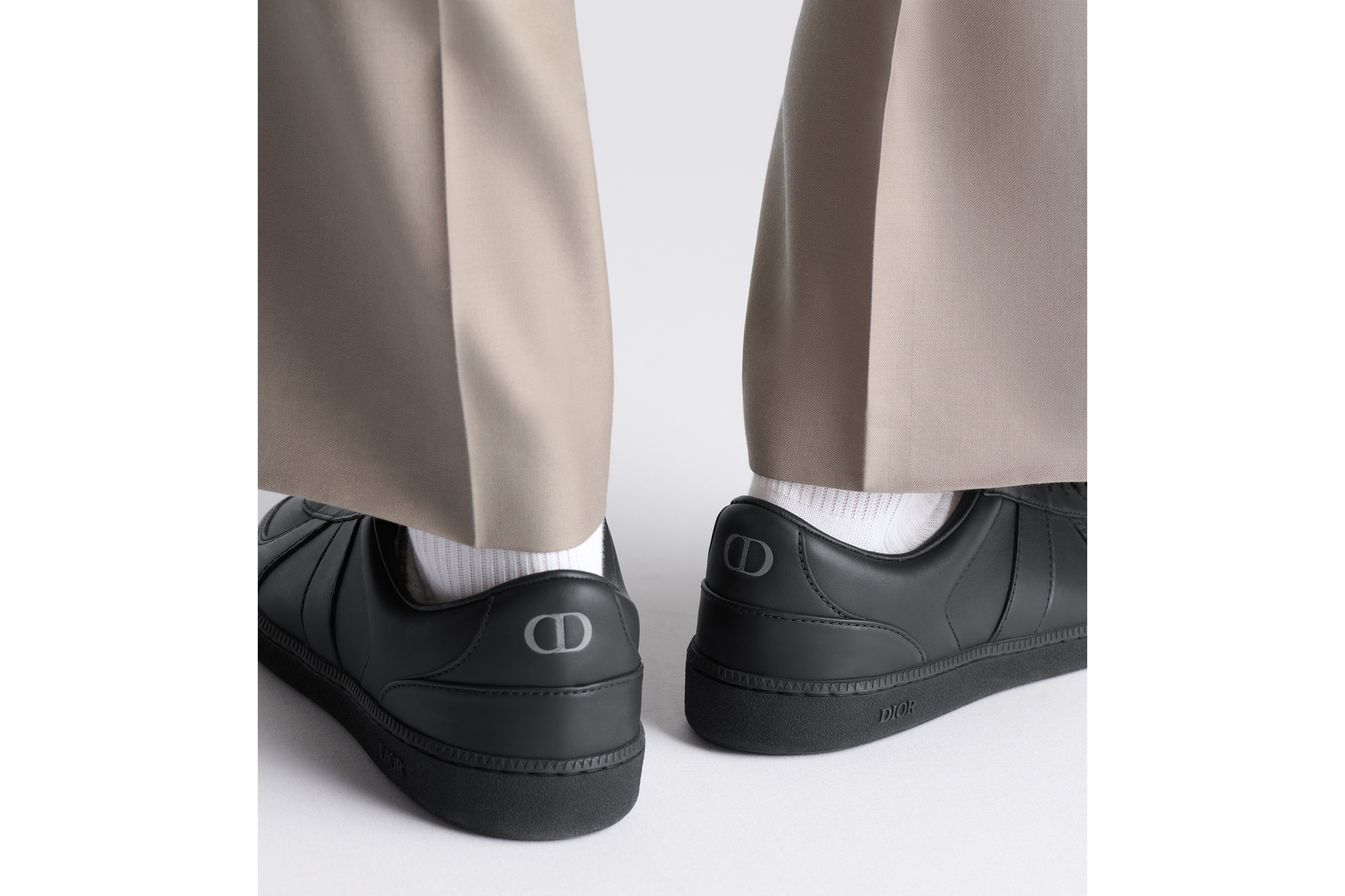 B01 Matchpoint 运动鞋 黑色光滑牛皮革 E25