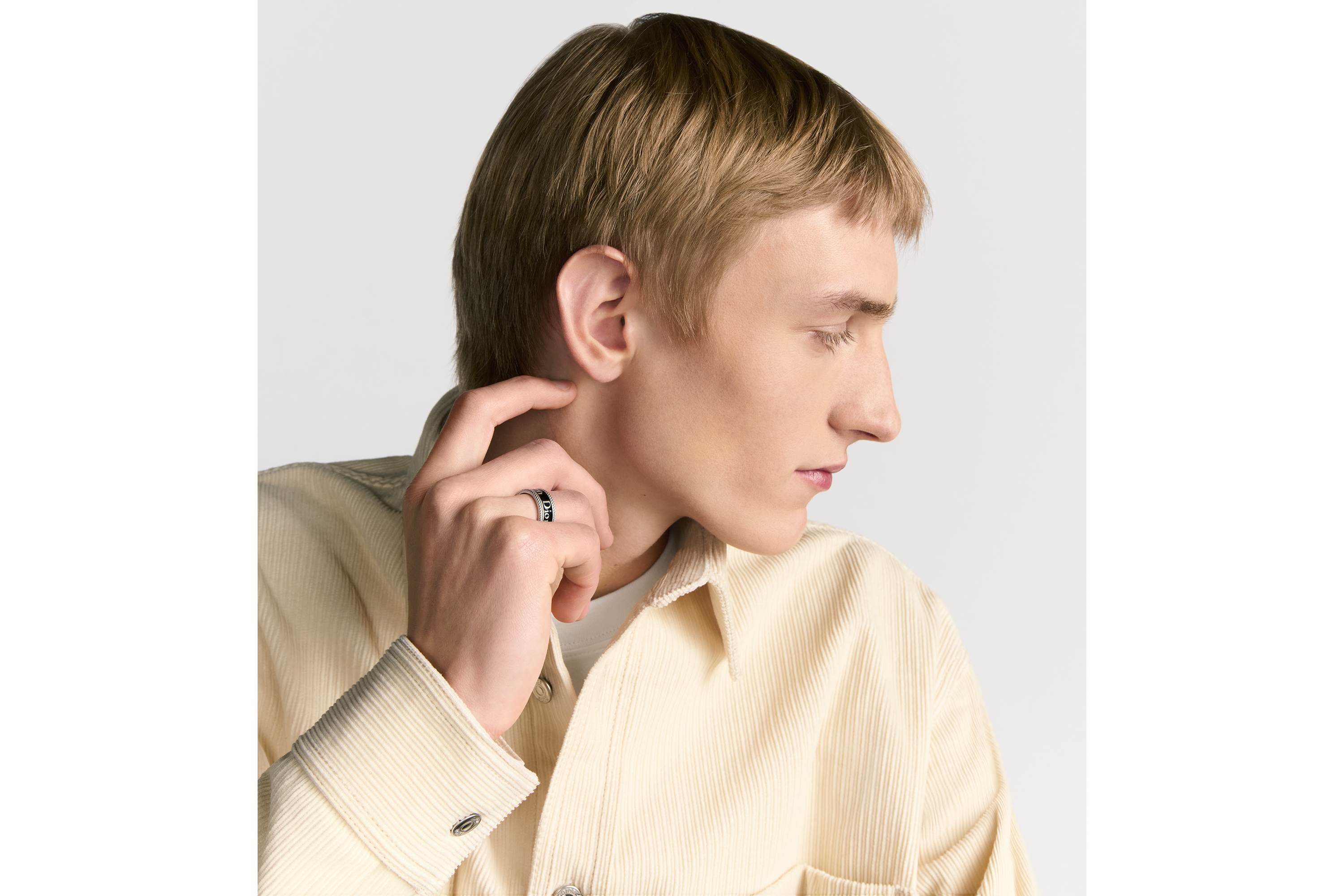 look_image_alt_prefix Dior Black Star 戒指 银质和黑色人工树脂 E40