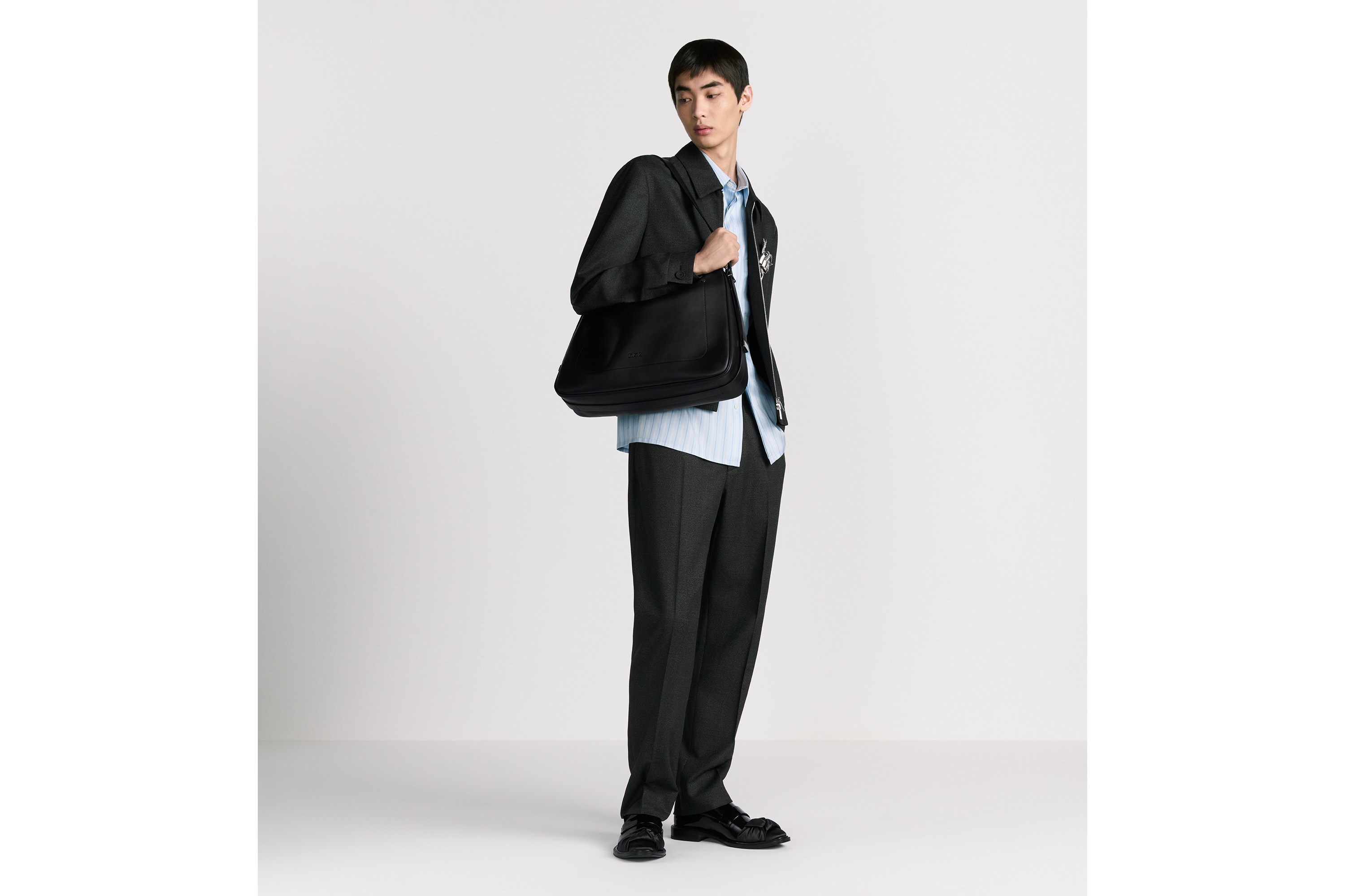 look_image_alt_prefix 大号 Dior Slider 拉链水饺包 黑色光滑牛皮革 E21