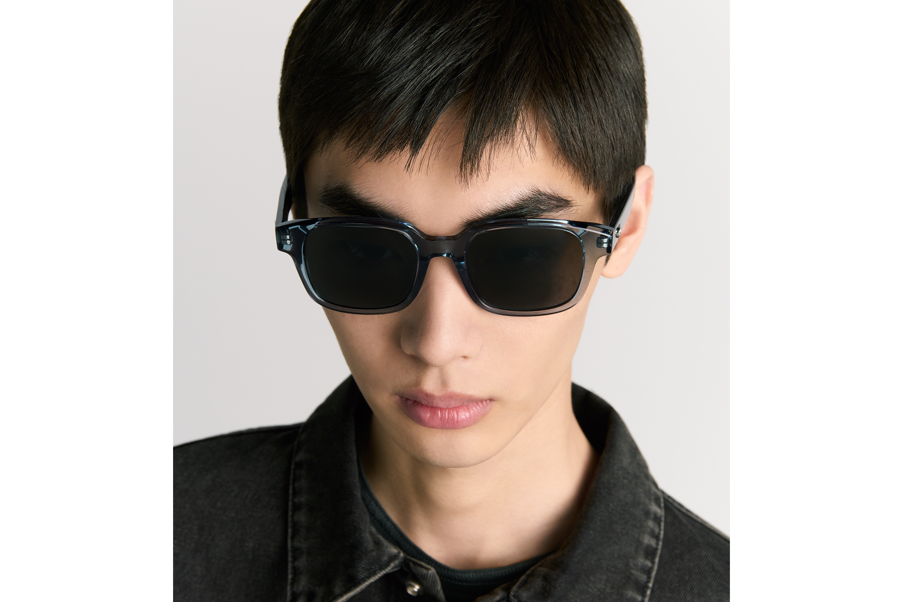 CD Icon S4F 太阳眼镜 蓝色半透明正方形镜框 E29