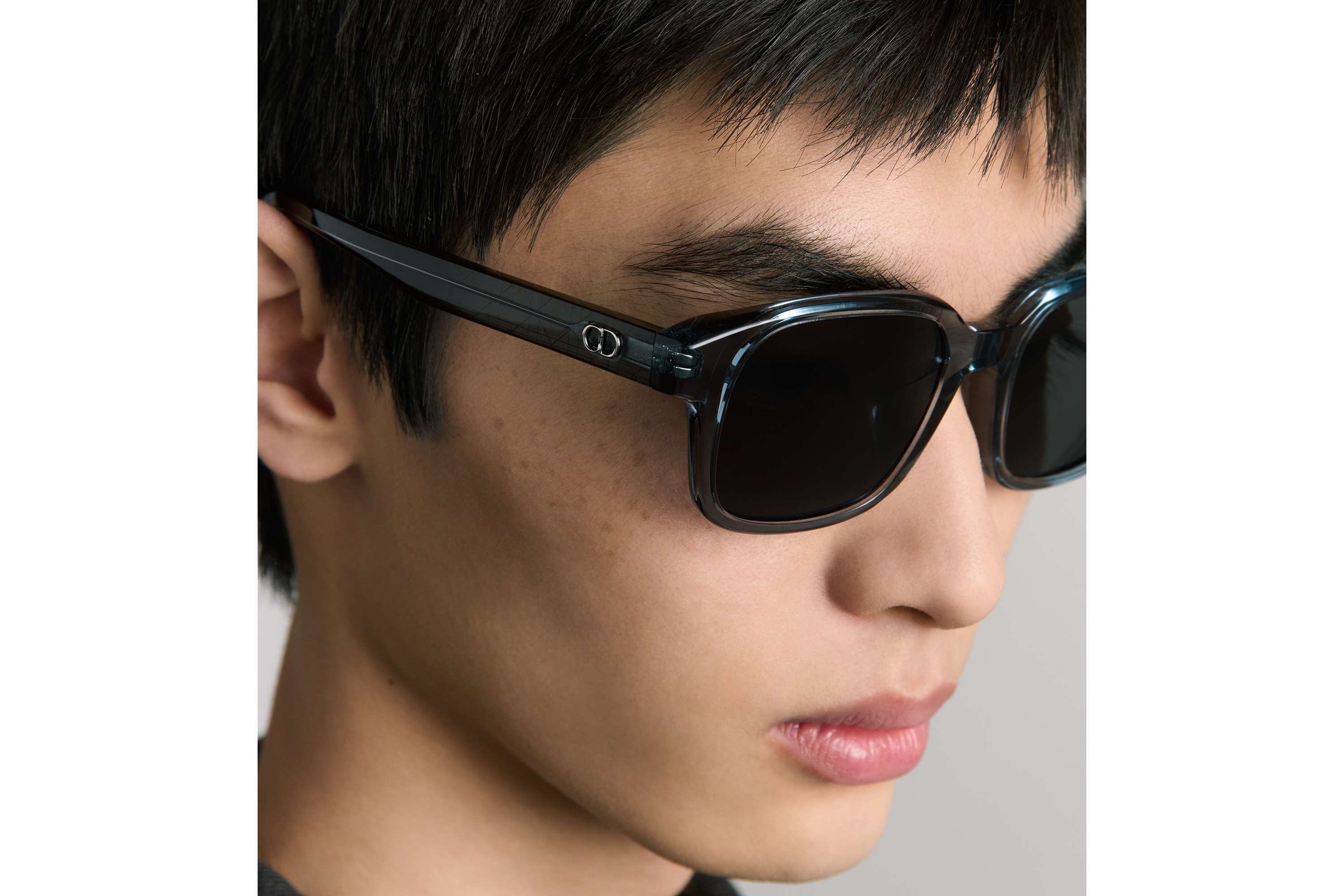 CD Icon S4F 太阳眼镜 蓝色半透明正方形镜框 E30