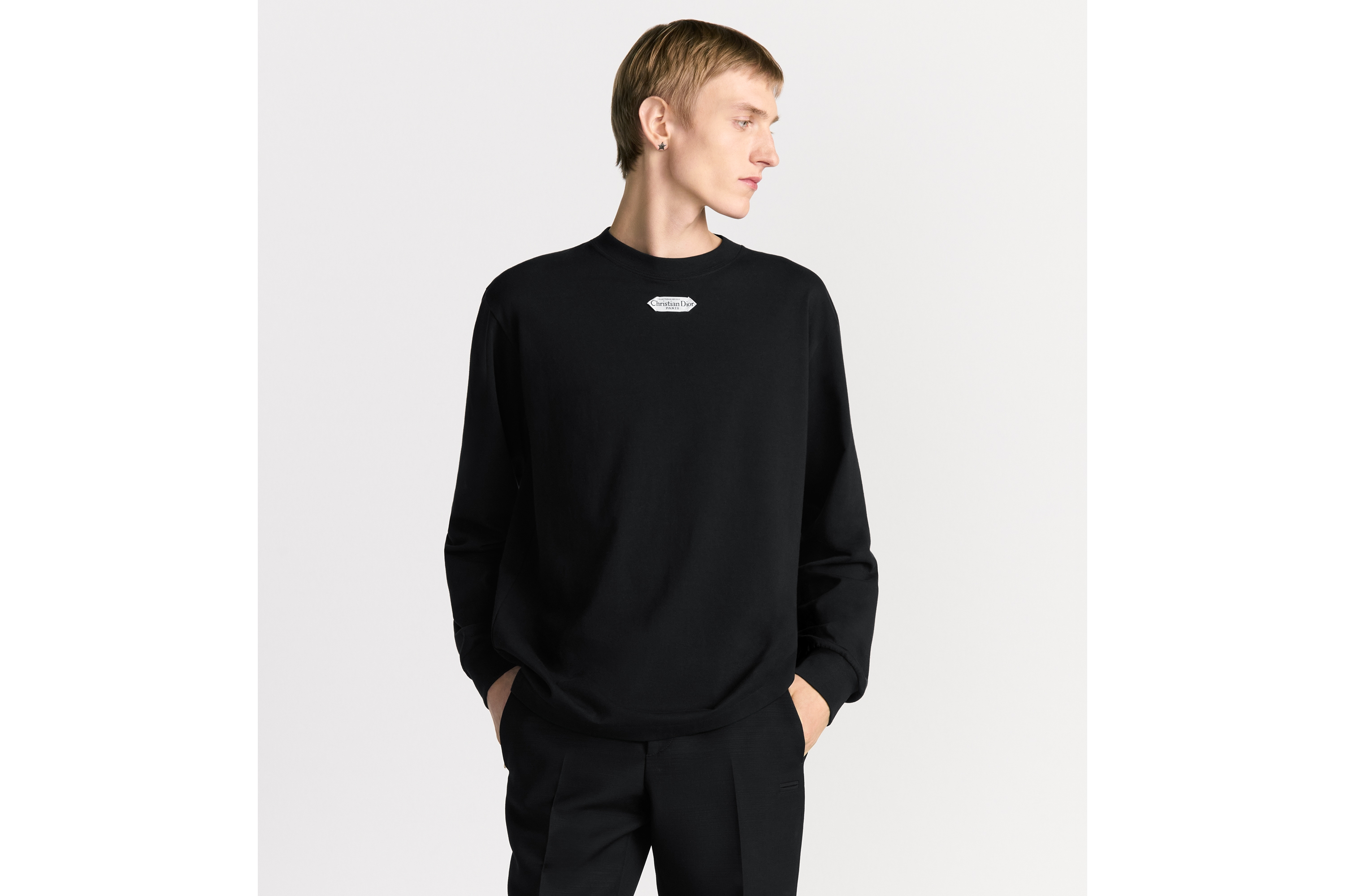宽松版型长袖 T 恤 黑色棉质平纹针织面料 Christian Dior Paris 标签 E07
