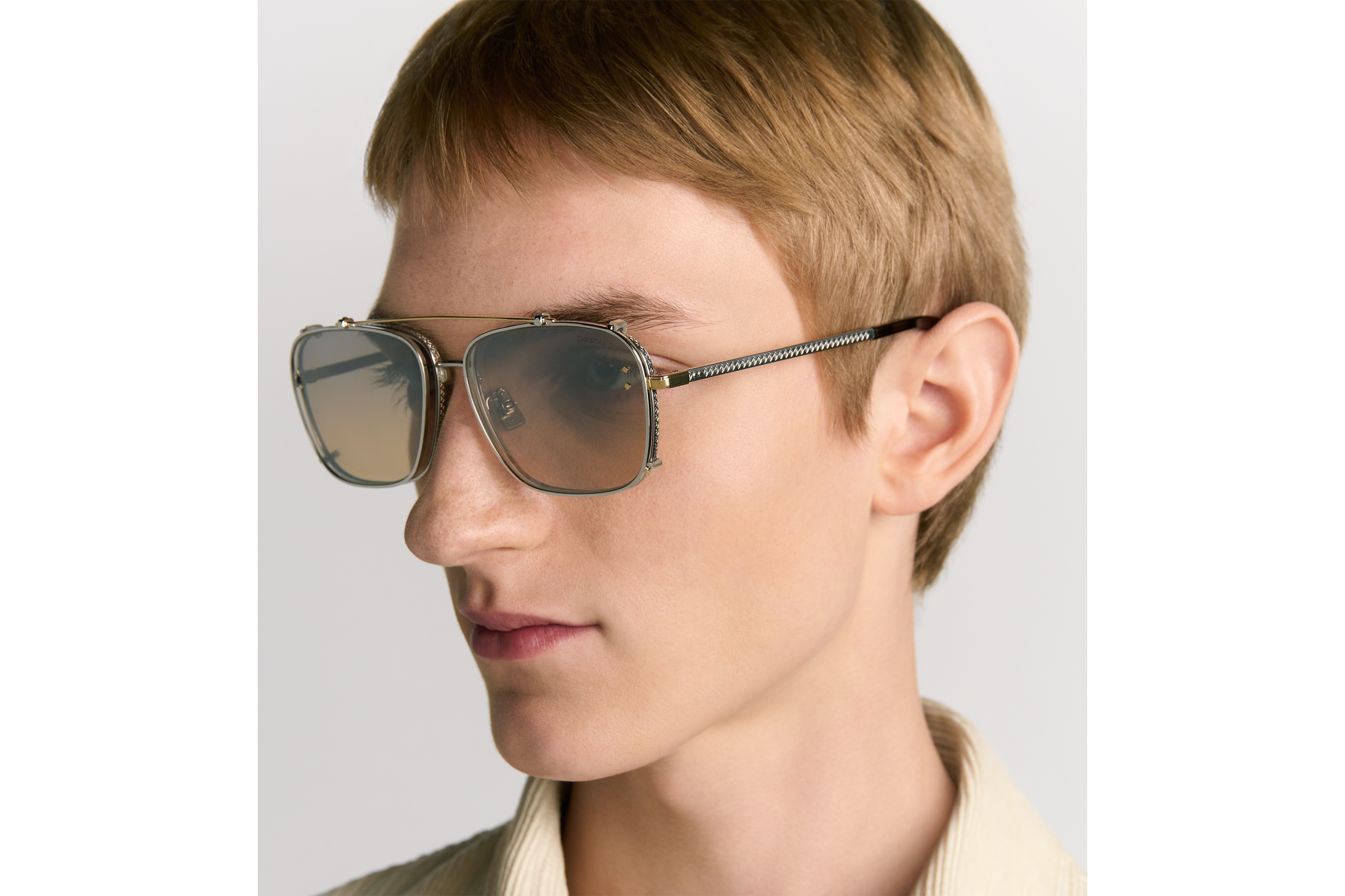 look_image_alt_prefix CD Diamond S4U 太阳眼镜 紫色至黄色渐变正方形镜片 E30