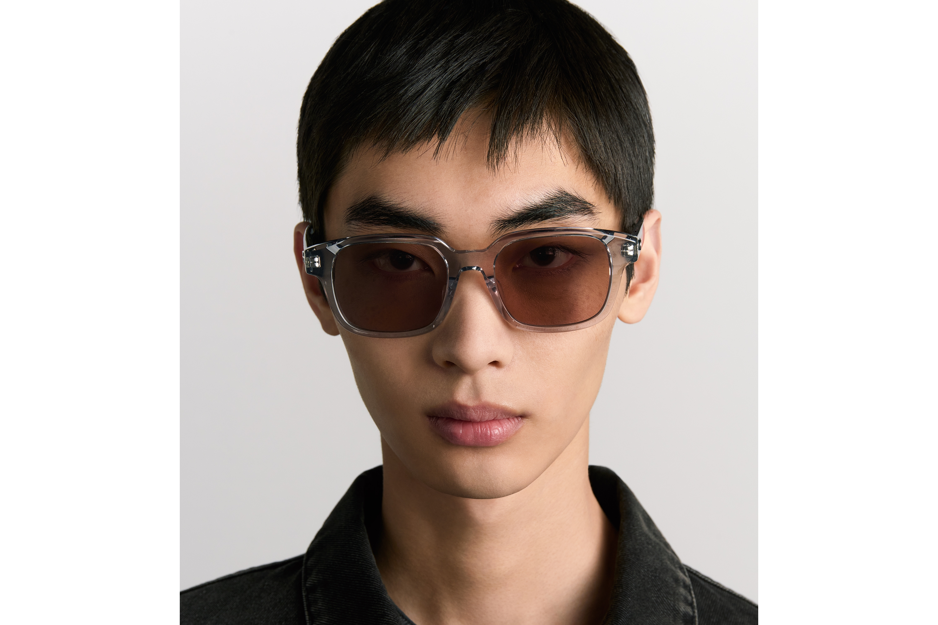 look_image_alt_prefix CD Icon S4F 太阳眼镜 灰色半透明正方形镜框 E29