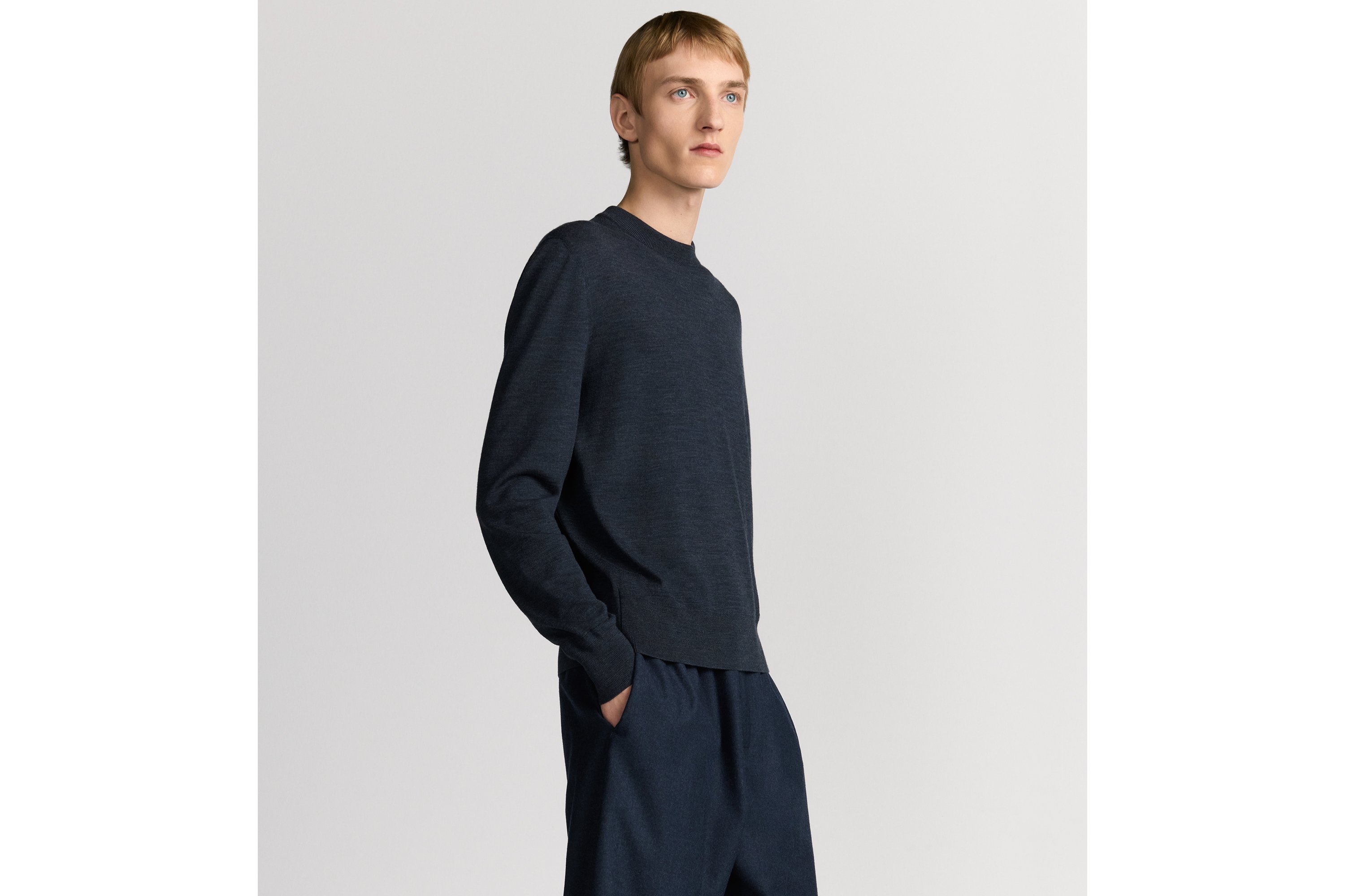 圆领毛衫 金属蓝山羊绒平纹针织面料 CD Icon 标志 E07