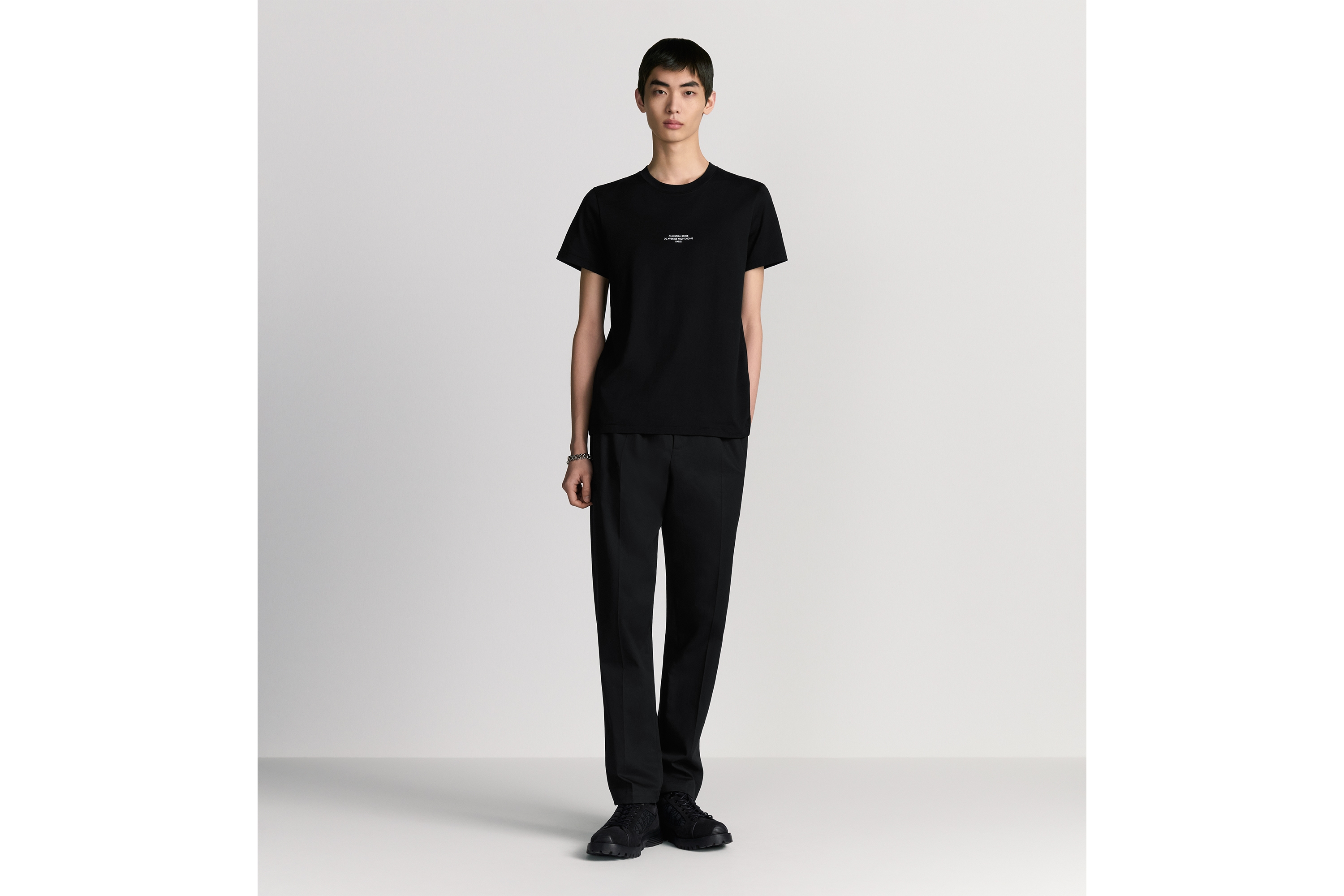 look_image_alt_prefix 常规版型 T 恤 黑色丝光棉质平纹针织面料 Dior Montaigne 印花 E08