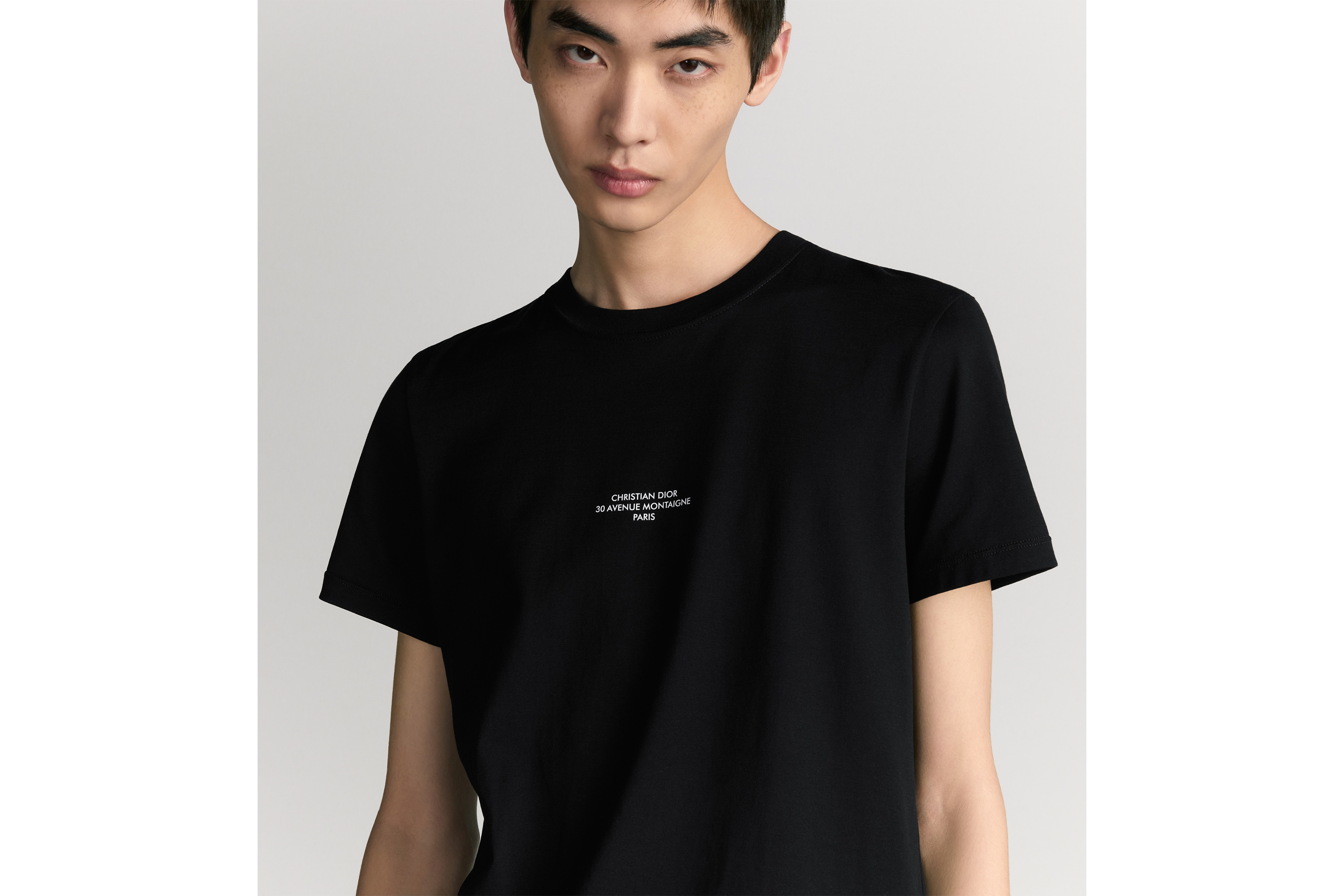 look_image_alt_prefix 常规版型 T 恤 黑色丝光棉质平纹针织面料 Dior Montaigne 印花 E10