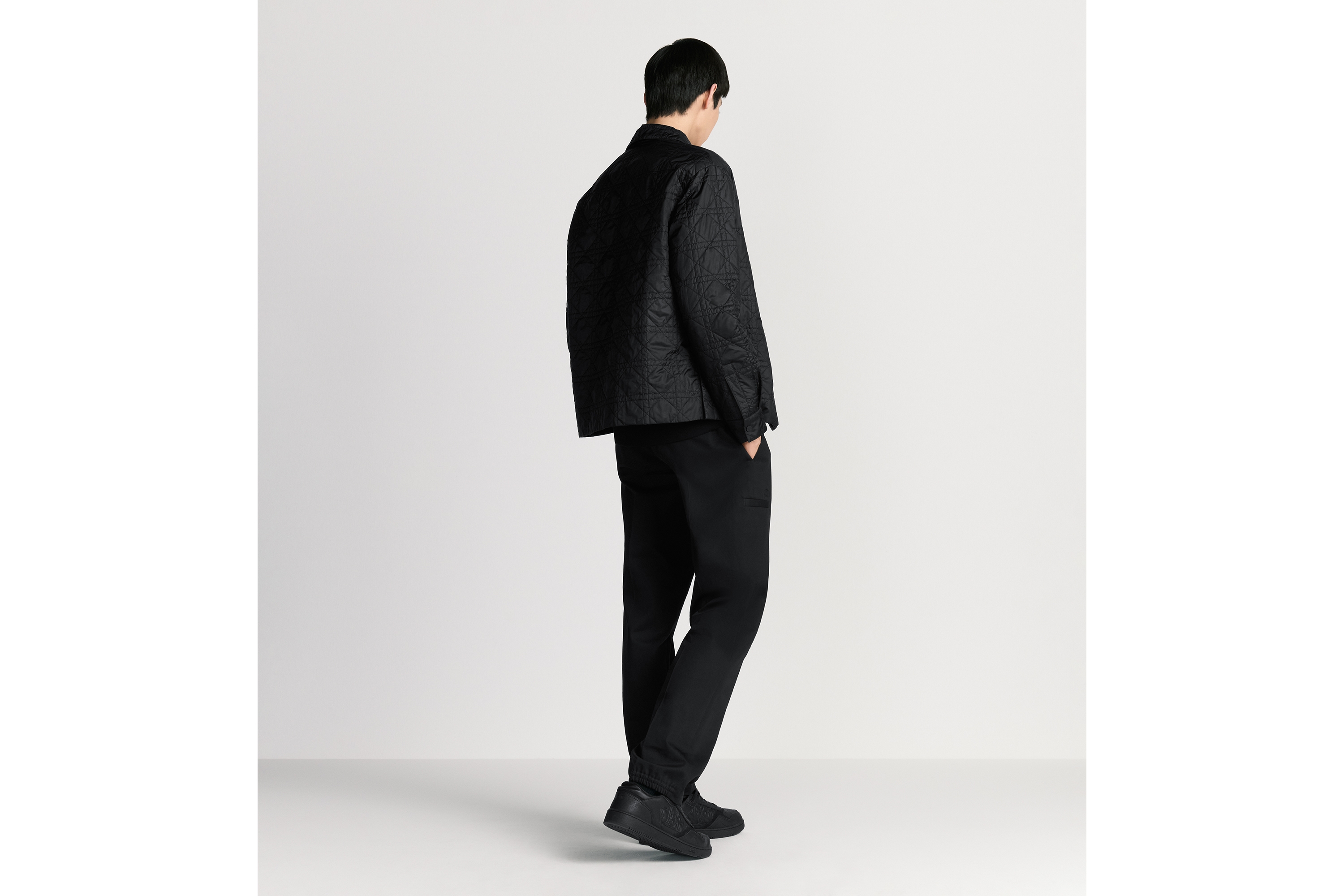 look_image_alt_prefix 外套衬衫 黑色科技面料藤格纹 E03