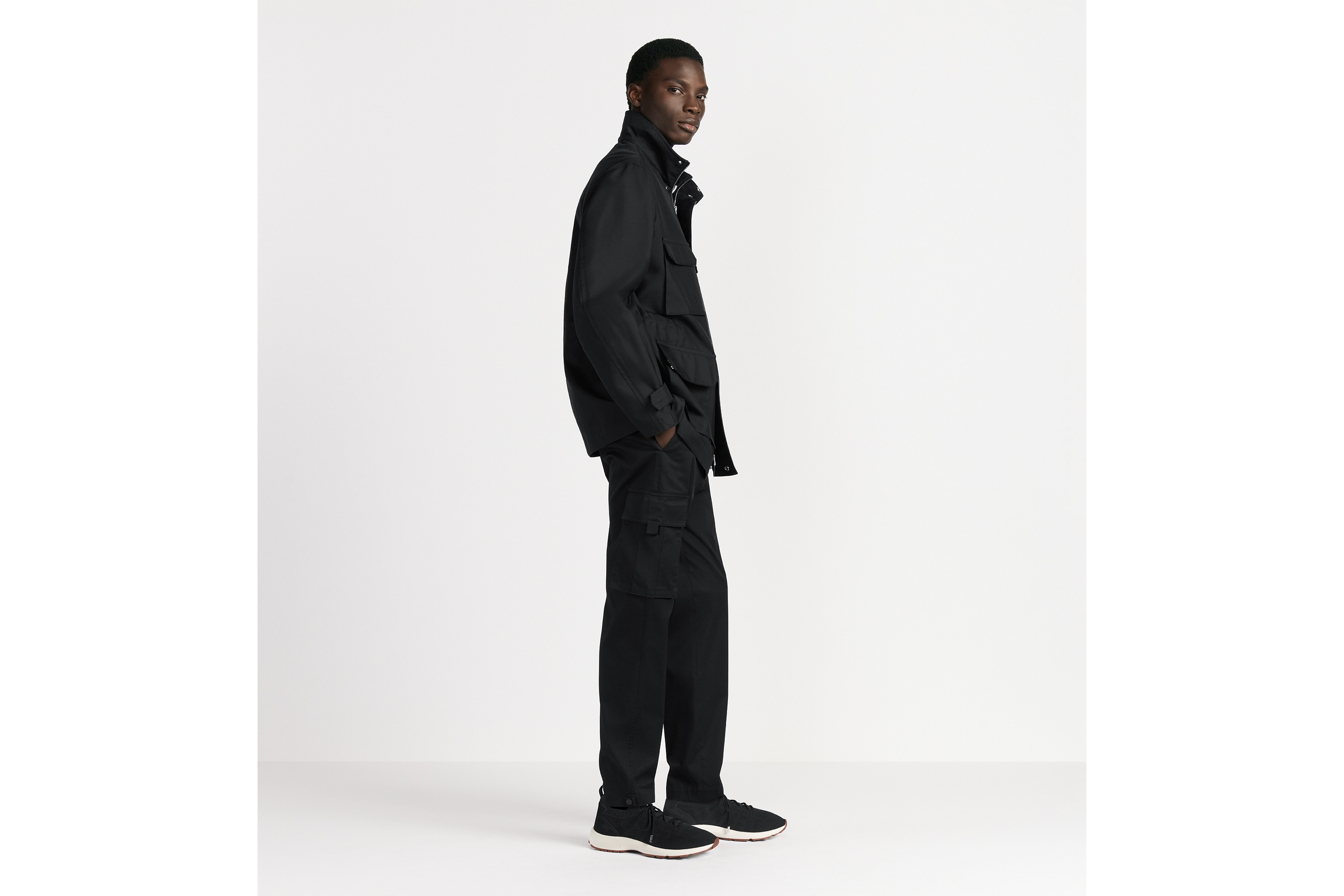 Dior Icons 猎装风格夹克 黑色桑蚕丝和棉质混纺斜纹面料 E02