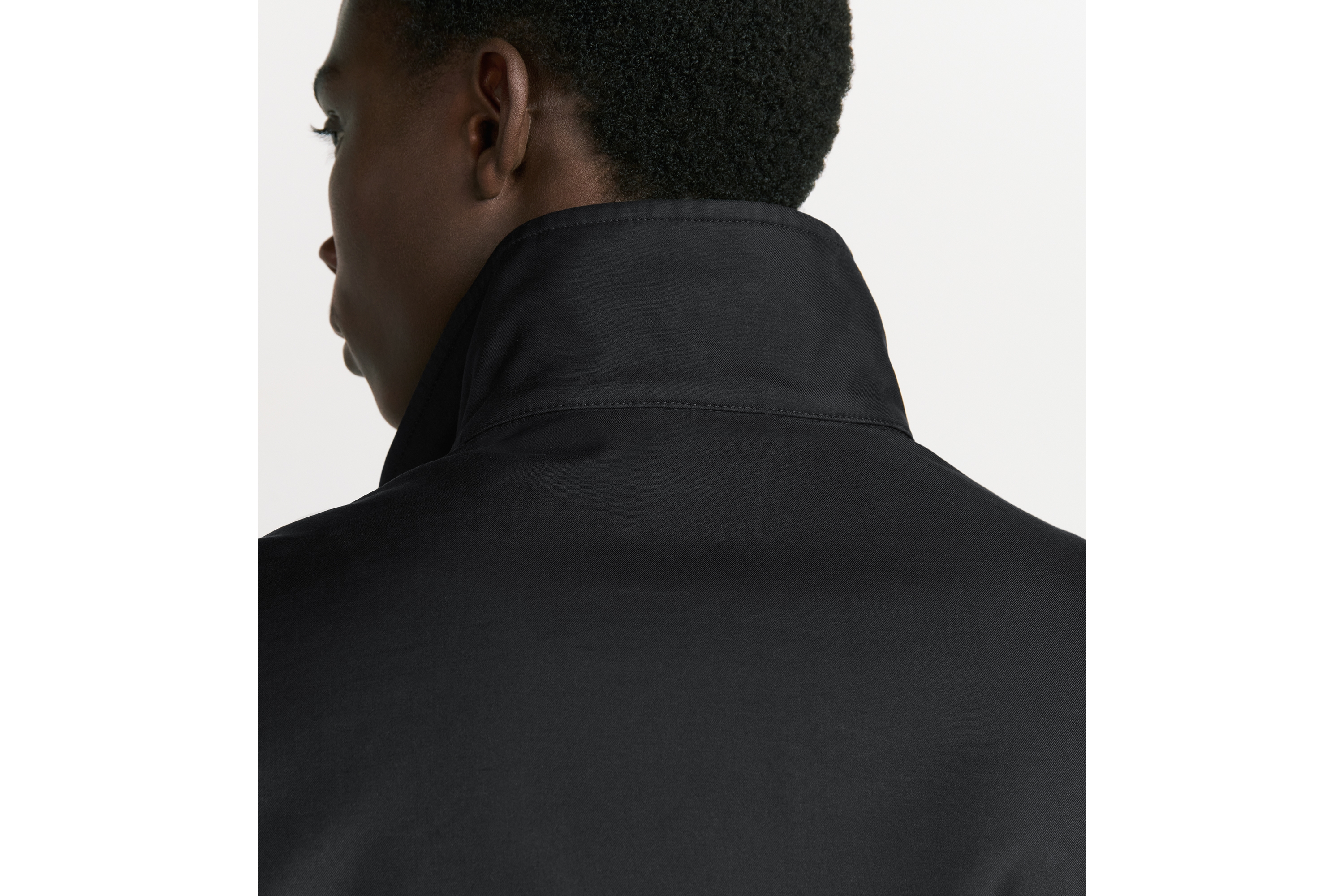 Dior Icons 猎装风格夹克 黑色桑蚕丝和棉质混纺斜纹面料 E03