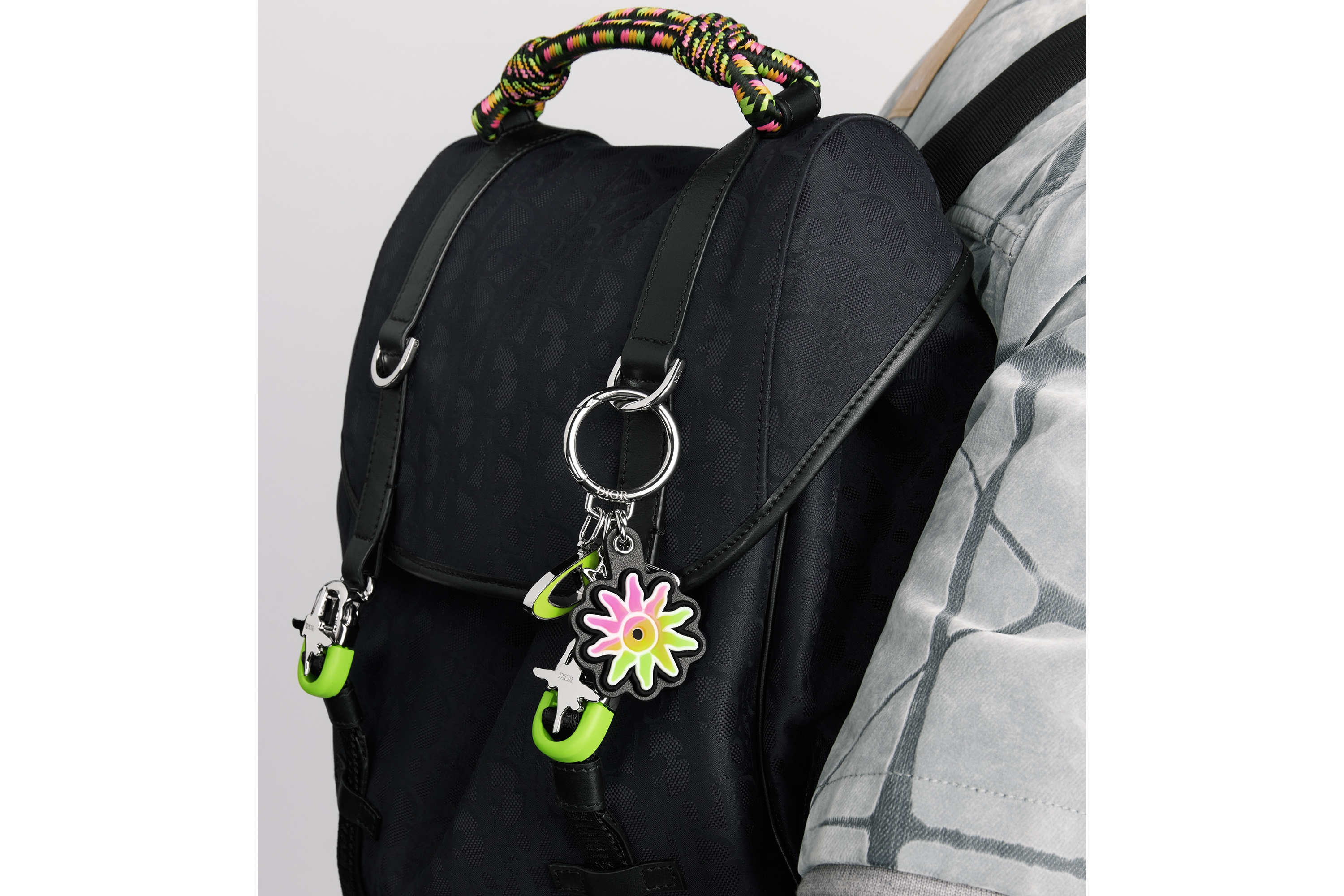 look_image_alt_prefix DIOR AND LEWIS HAMILTON 钥匙扣 金属覆层铜合金、多色皮革效果科技面料和橡胶 E42