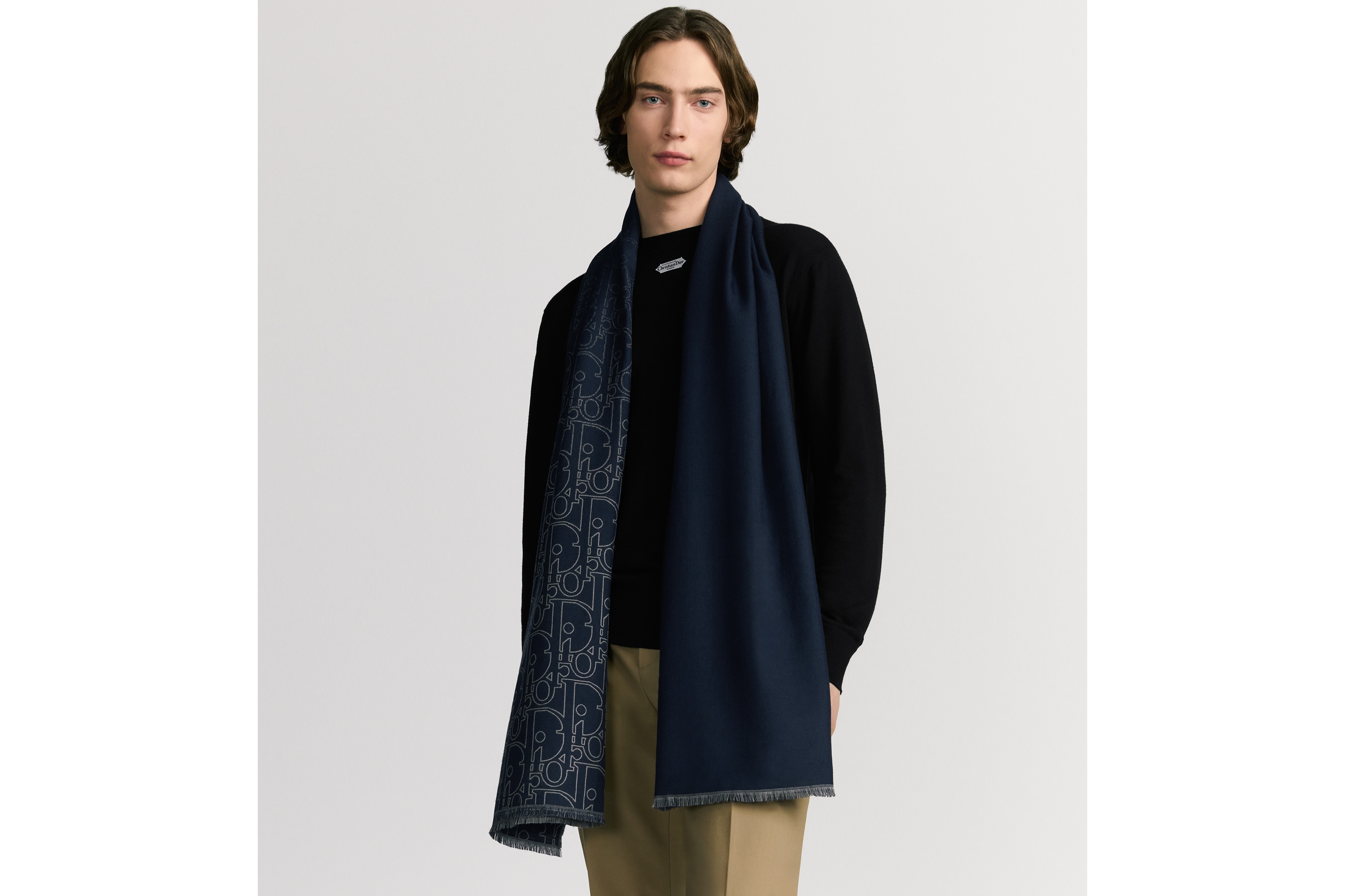 look_image_alt_prefix Dior 印花围巾 海军蓝色和灰色绵羊毛和桑蚕丝混纺渐变 Dior Gravity 图案 E33