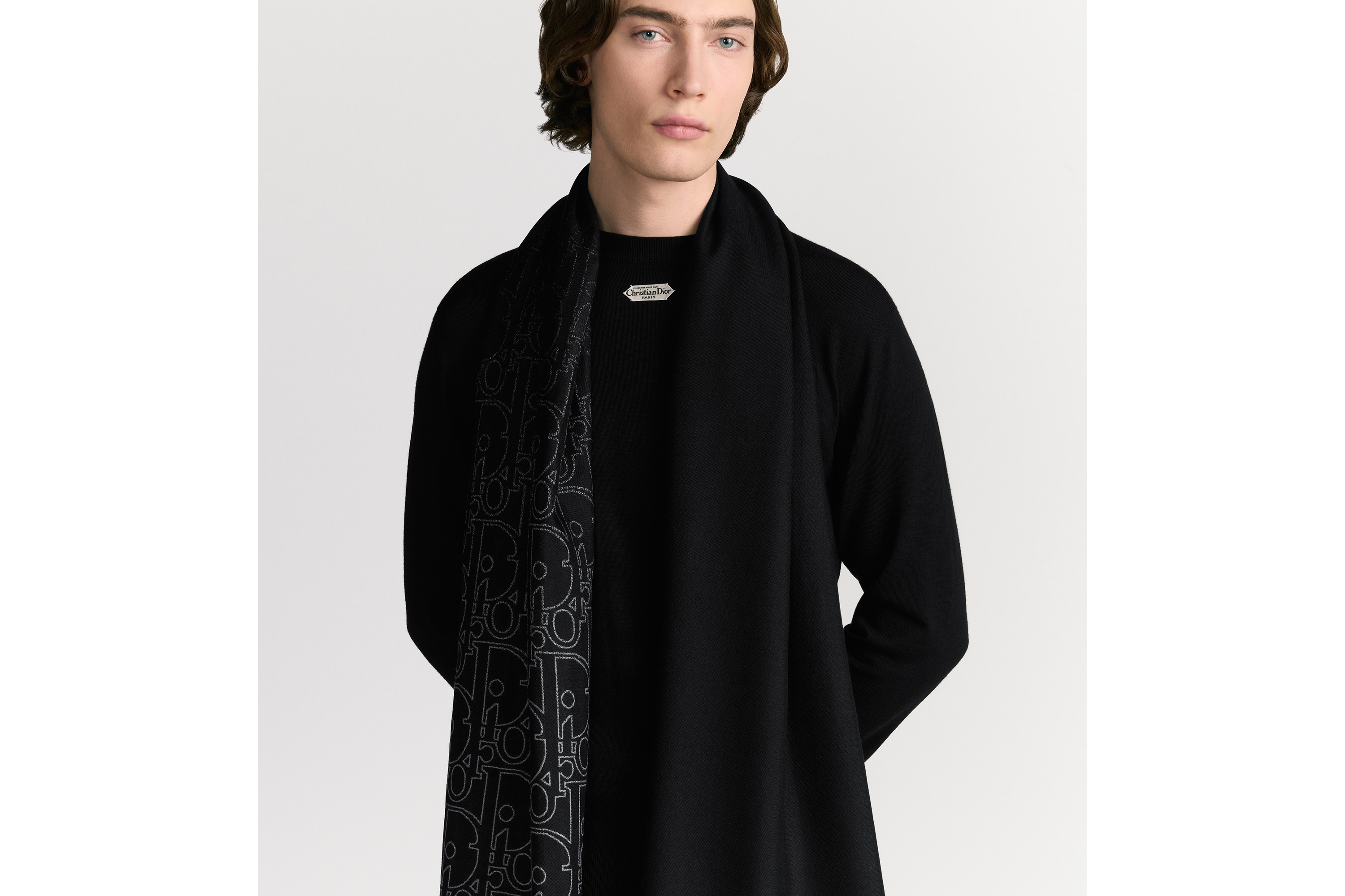 look_image_alt_prefix Dior 印花围巾 黑色和灰色绵羊毛和桑蚕丝混纺面料渐变 Dior Gravity 图案 E32