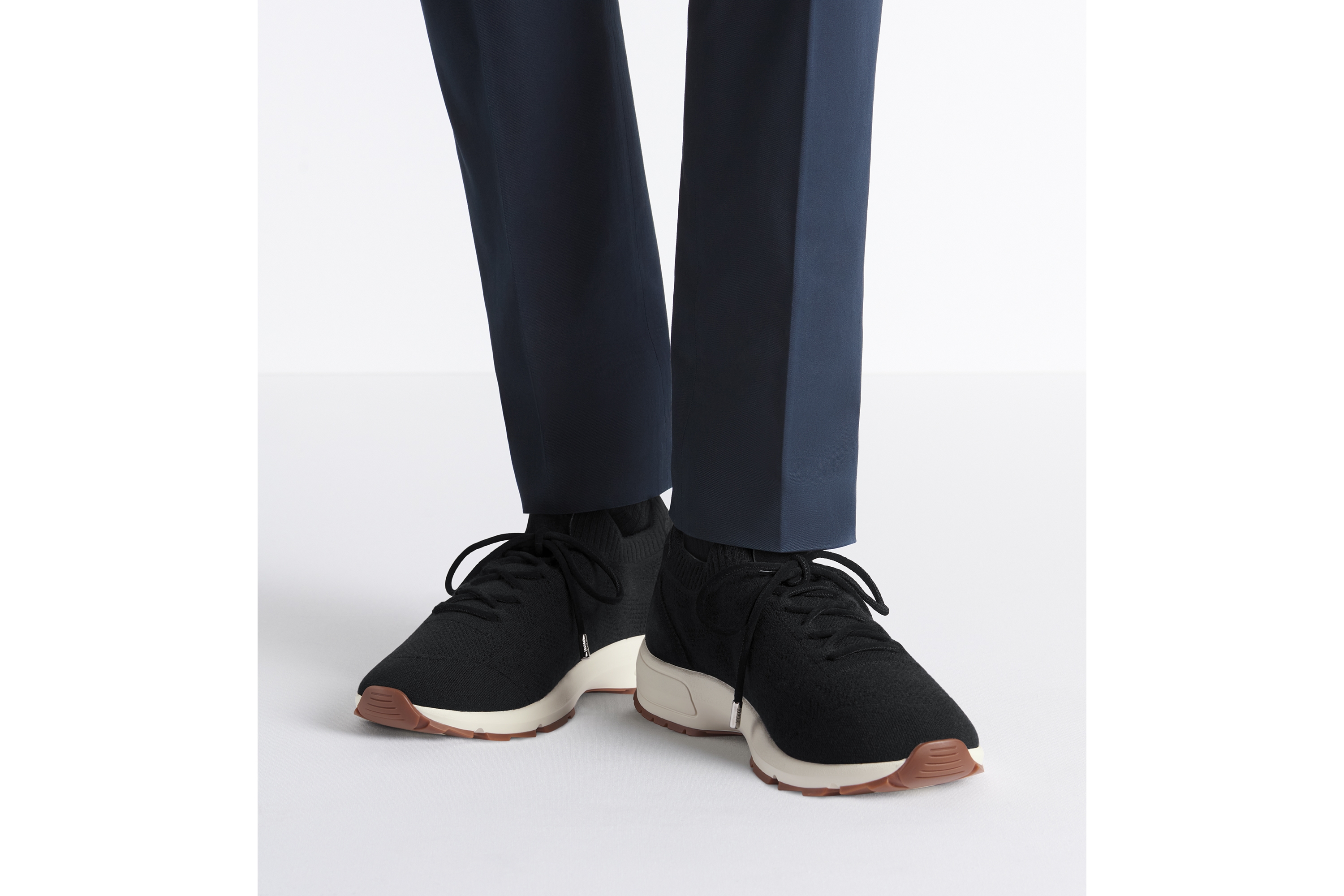 B80 Lounge 运动鞋 黑色山羊绒、绵羊毛和桑蚕丝混纺针织面料藤格纹搭配黑色绒面革 E23