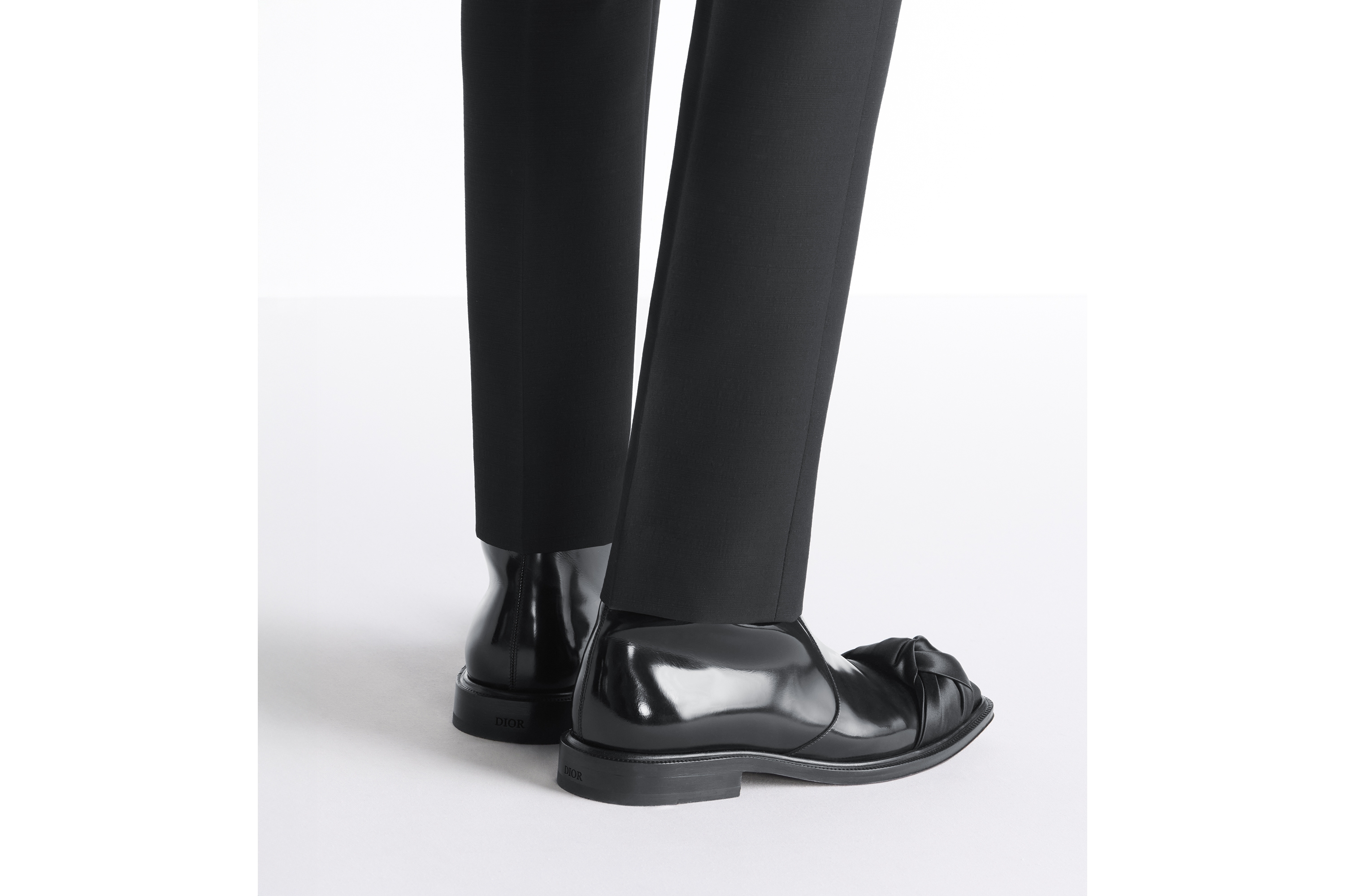 look_image_alt_prefix Dior Palmarès 拉链及踝靴 黑色光泽牛皮革和黑色缎面 E25