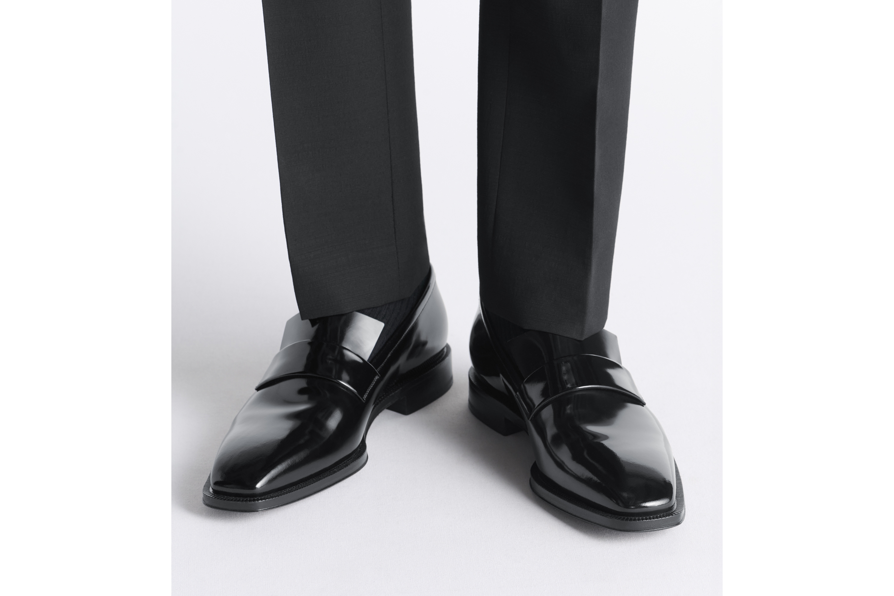 Dior Palmarès 乐福鞋 黑色光泽牛皮革 E23