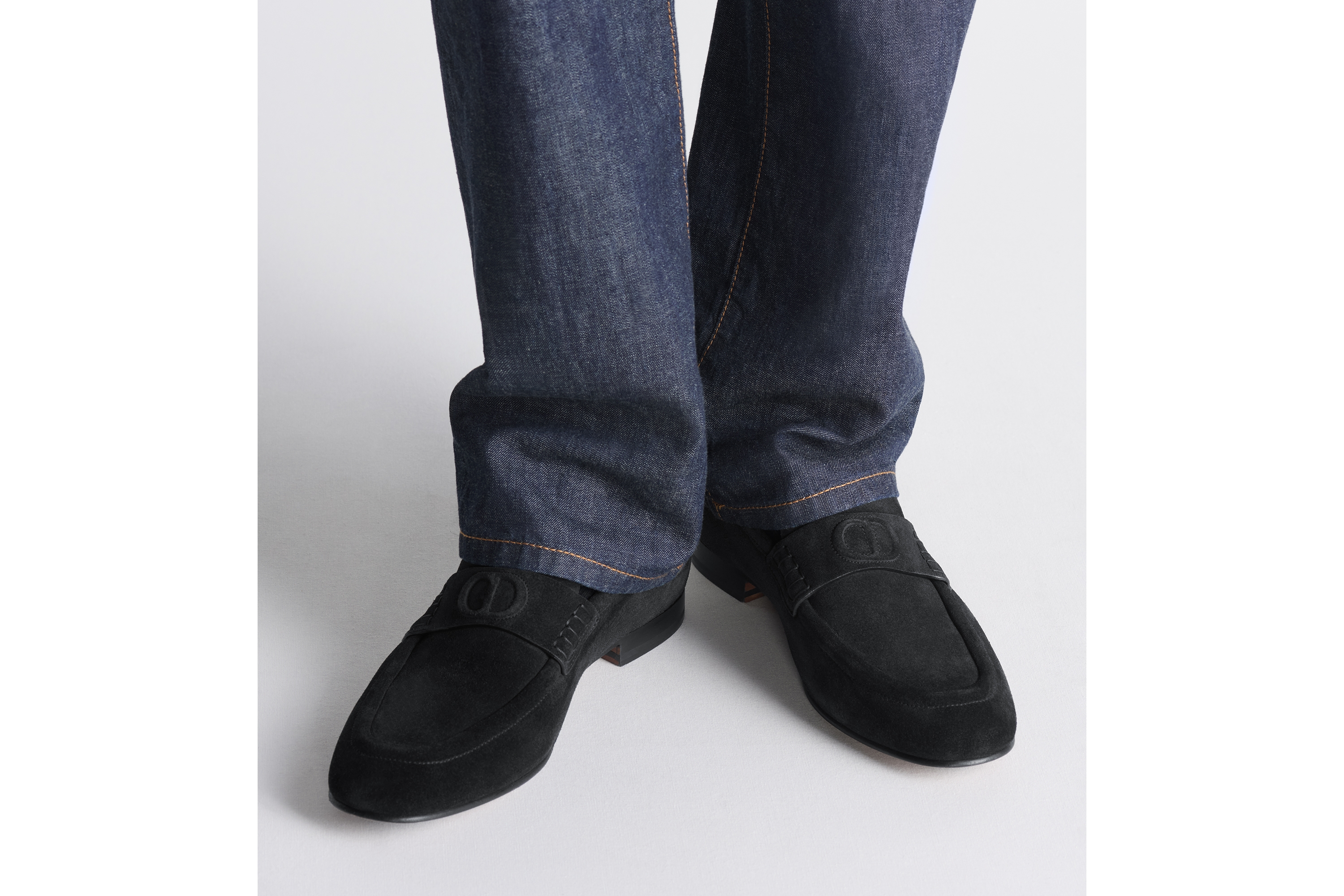 look_image_alt_prefix Dior Timeless Flex 乐福鞋 黑色绒面革 E24