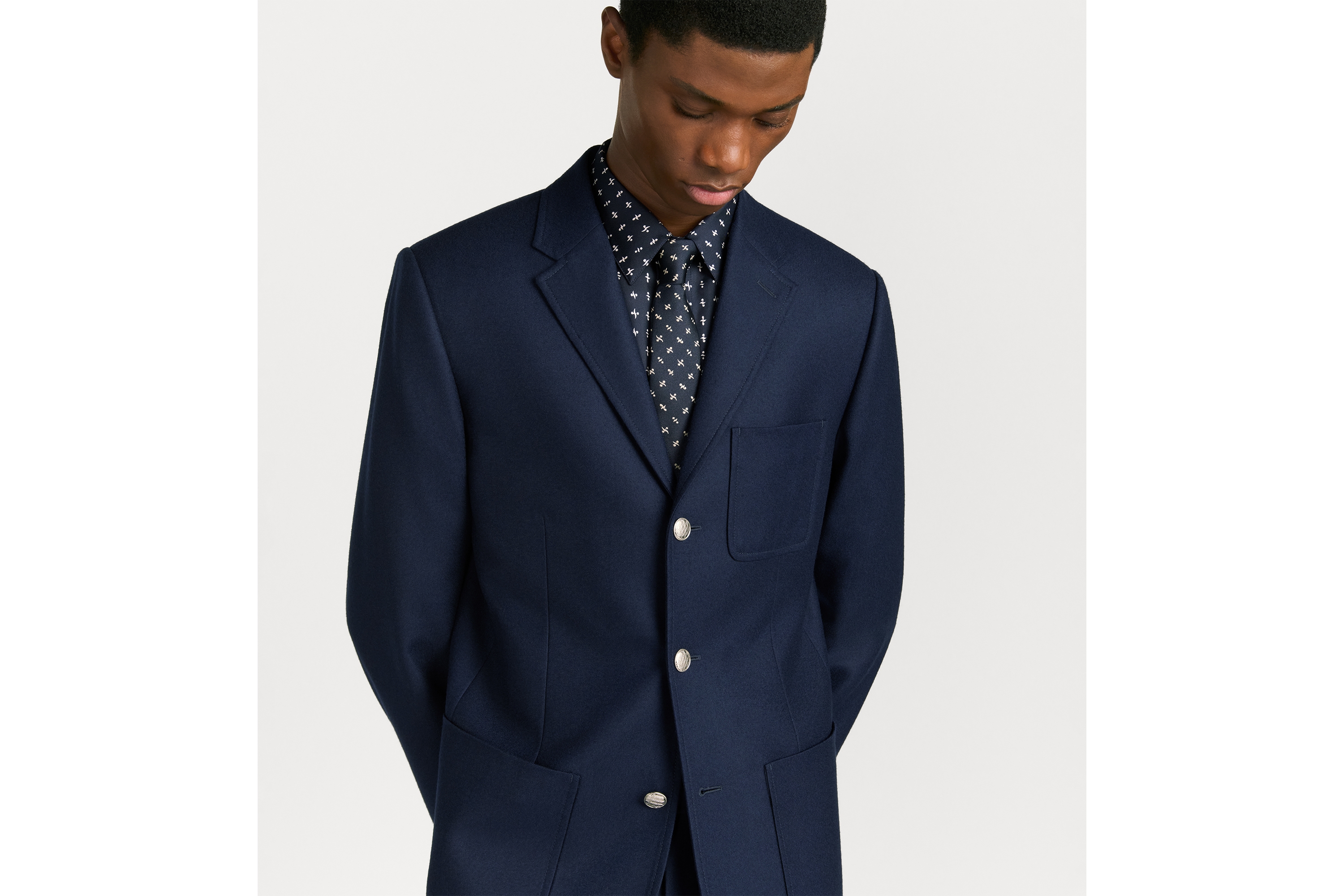 look_image_alt_prefix Dior 印花领带 海军蓝色和白色桑蚕丝面料 Monsieur Dior 图案 E35