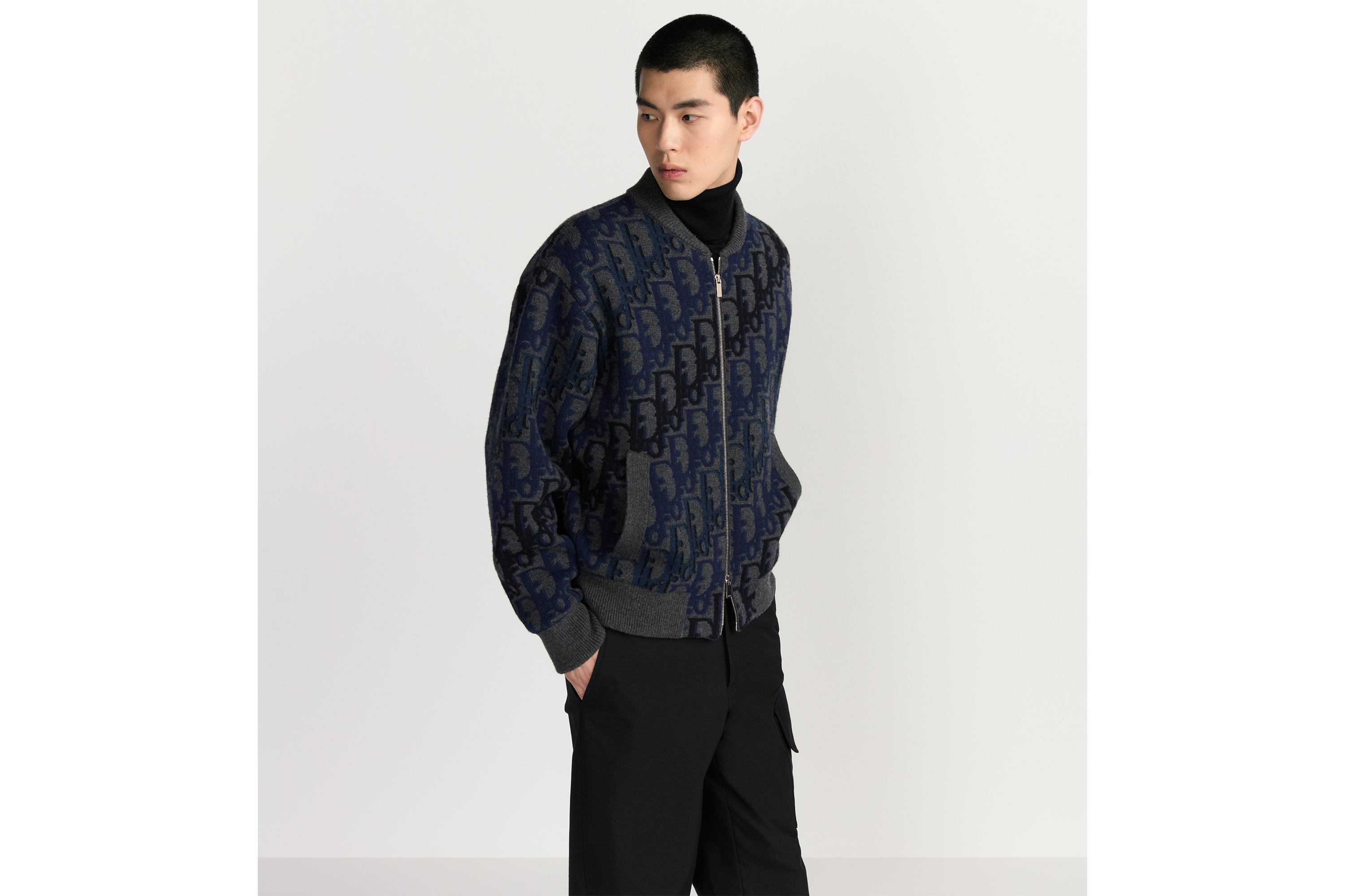 look_image_alt_prefix 短夹克 灰色绵羊毛针织面料 Oblique 印花 E01