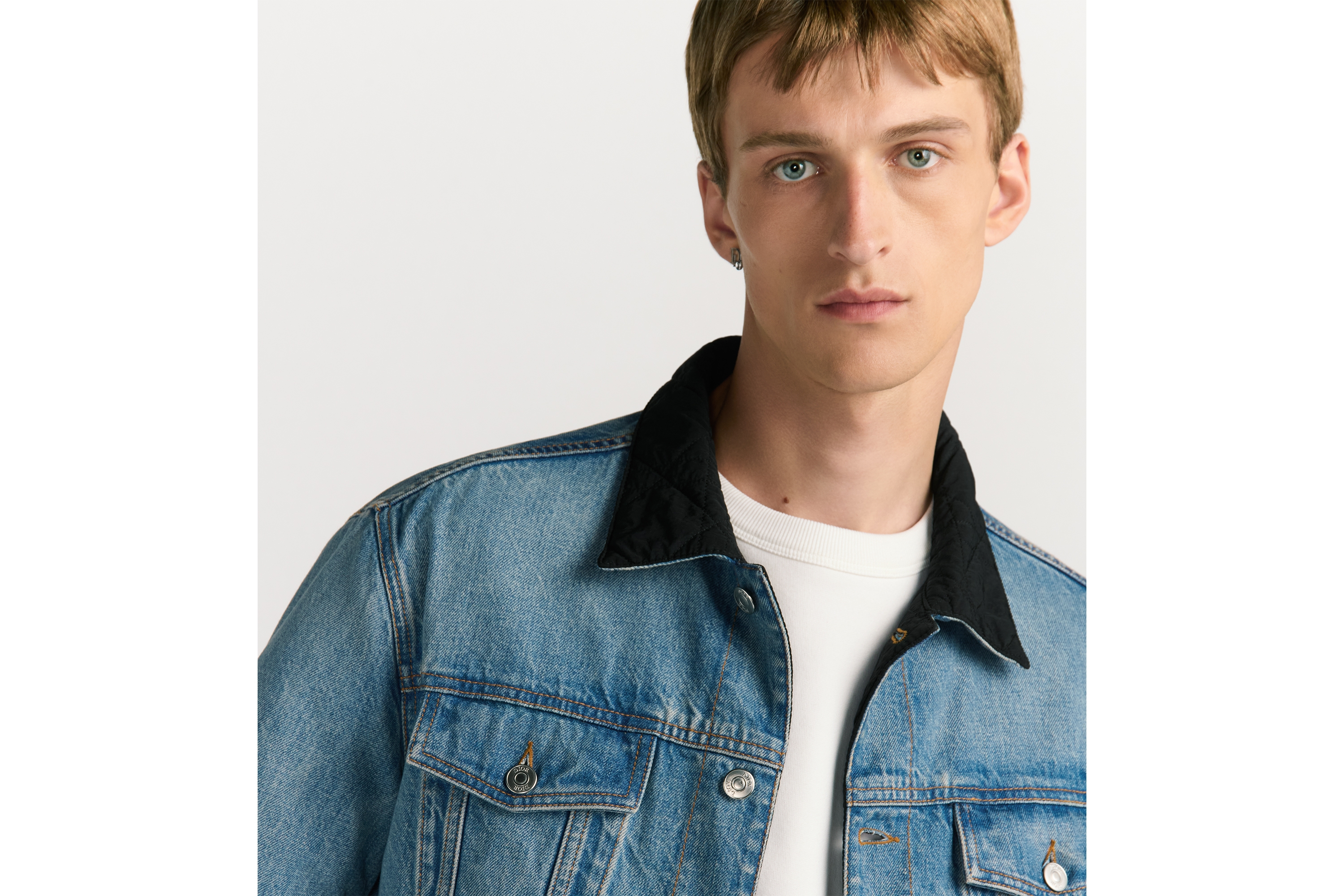 look_image_alt_prefix 双面牛仔夹克 蓝色棉质斜纹面料藤格纹 E04