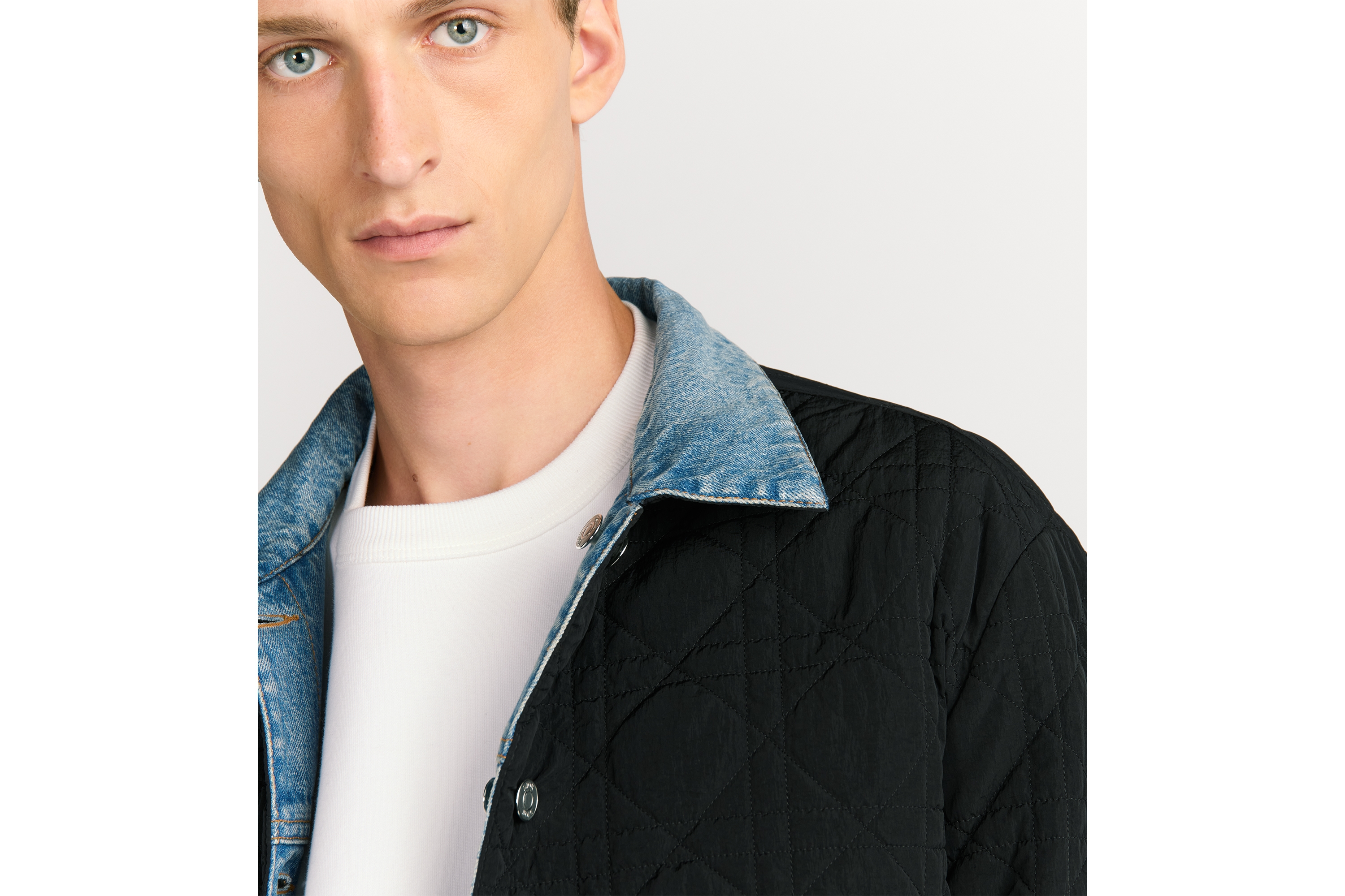 look_image_alt_prefix 双面牛仔夹克 蓝色棉质斜纹面料藤格纹 E05
