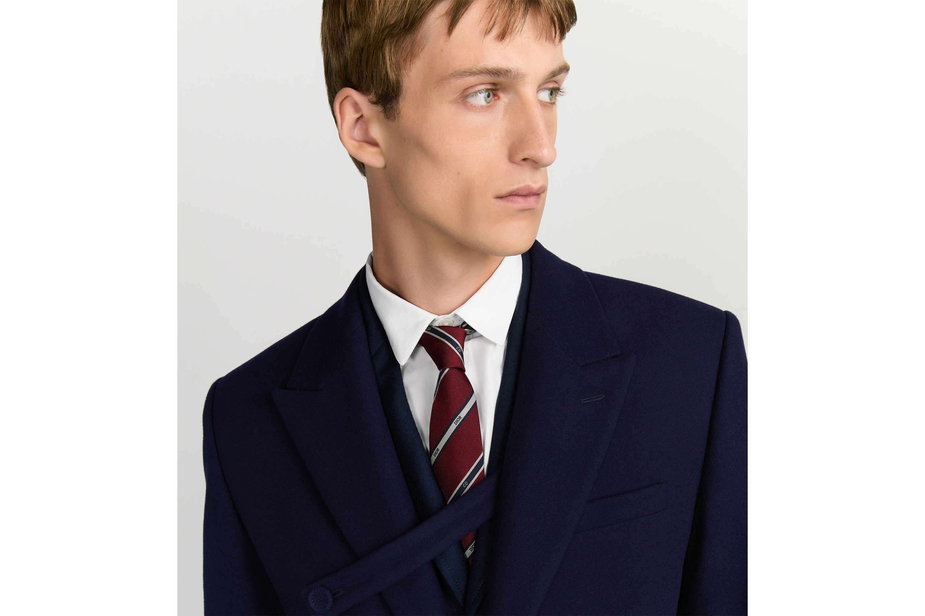 look_image_alt_prefix 长款大衣 海军蓝色绵羊毛面料搭配纽扣饰带 E04