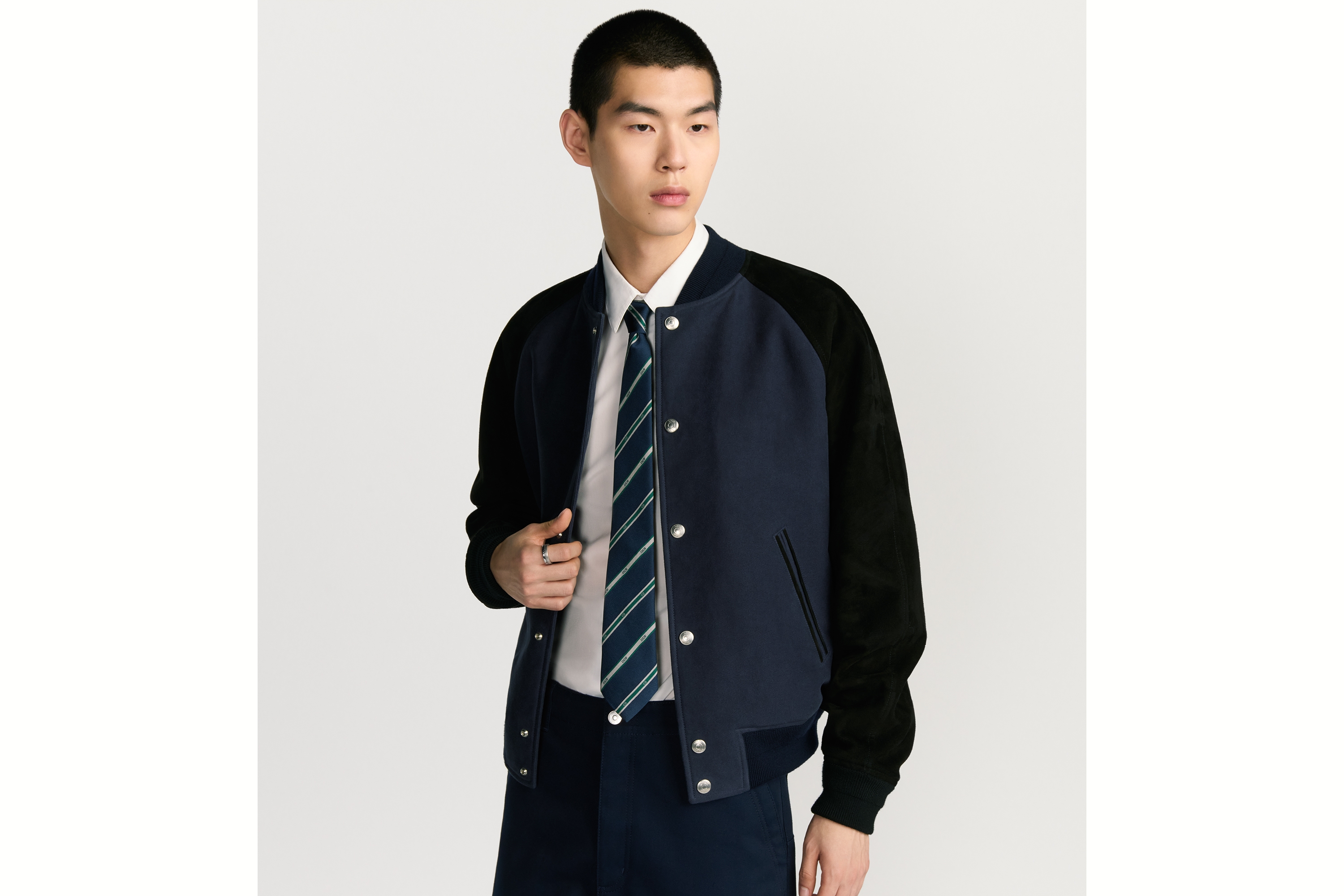 look_image_alt_prefix Dior Club 领带 海军蓝色、绿色和灰色桑蚕丝面料条纹图案 E35