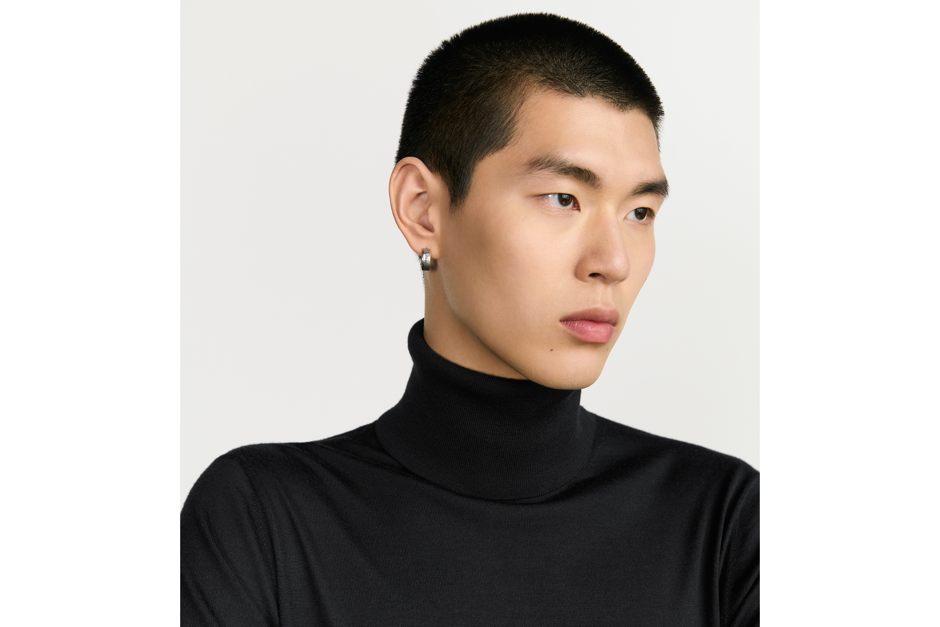 look_image_alt_prefix Christian Dior Couture Cut 系列耳环 银质和黑色人工树脂 E39