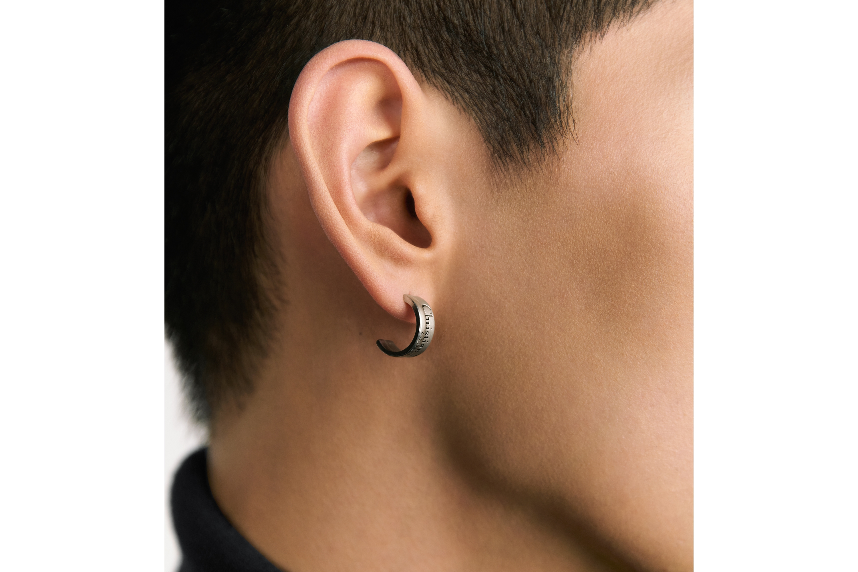 look_image_alt_prefix Christian Dior Couture Cut 系列耳环 银质和黑色人工树脂 E41