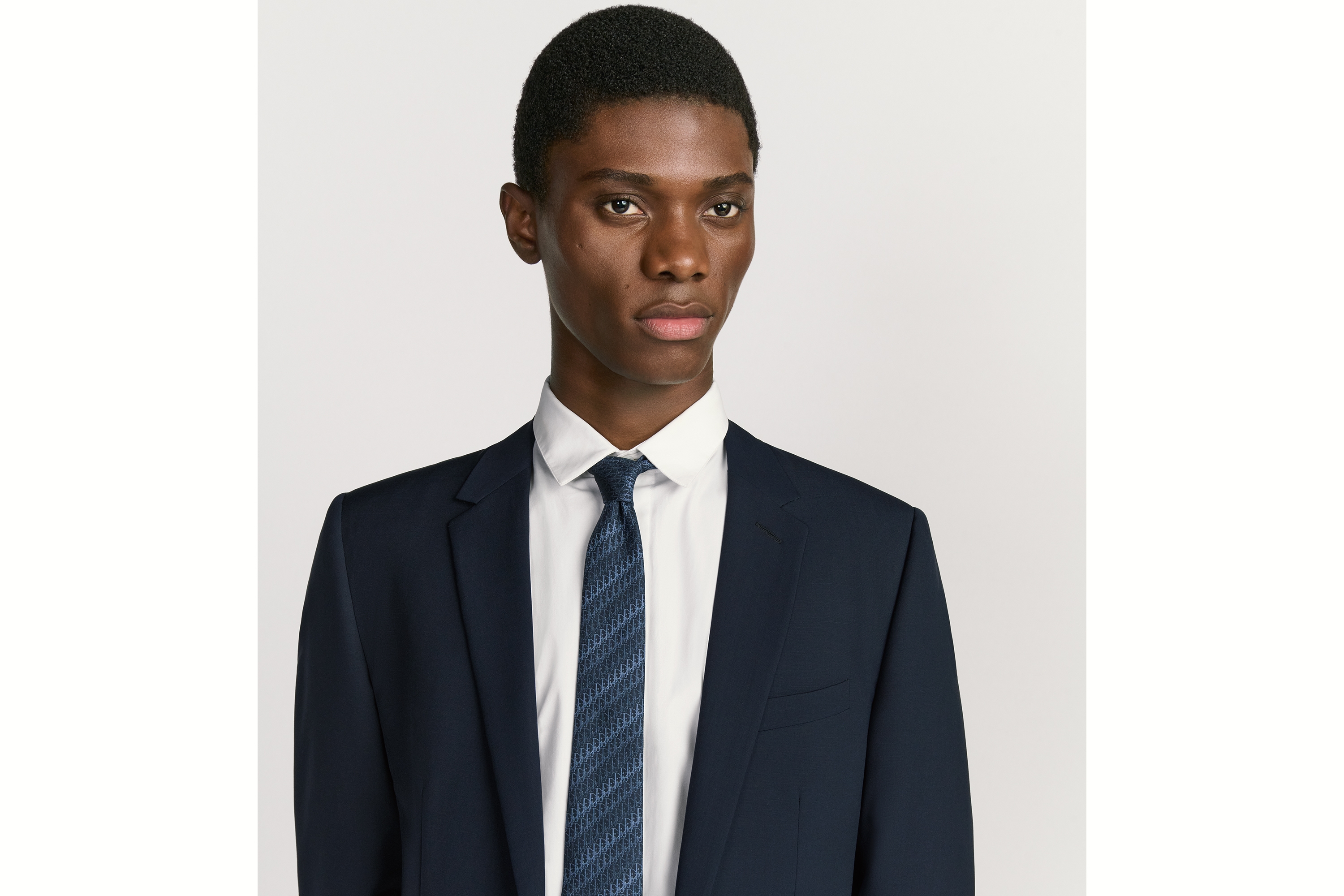 look_image_alt_prefix Dior 印花领带 蓝色桑蚕丝面料 Oblique Trio 印花 E37