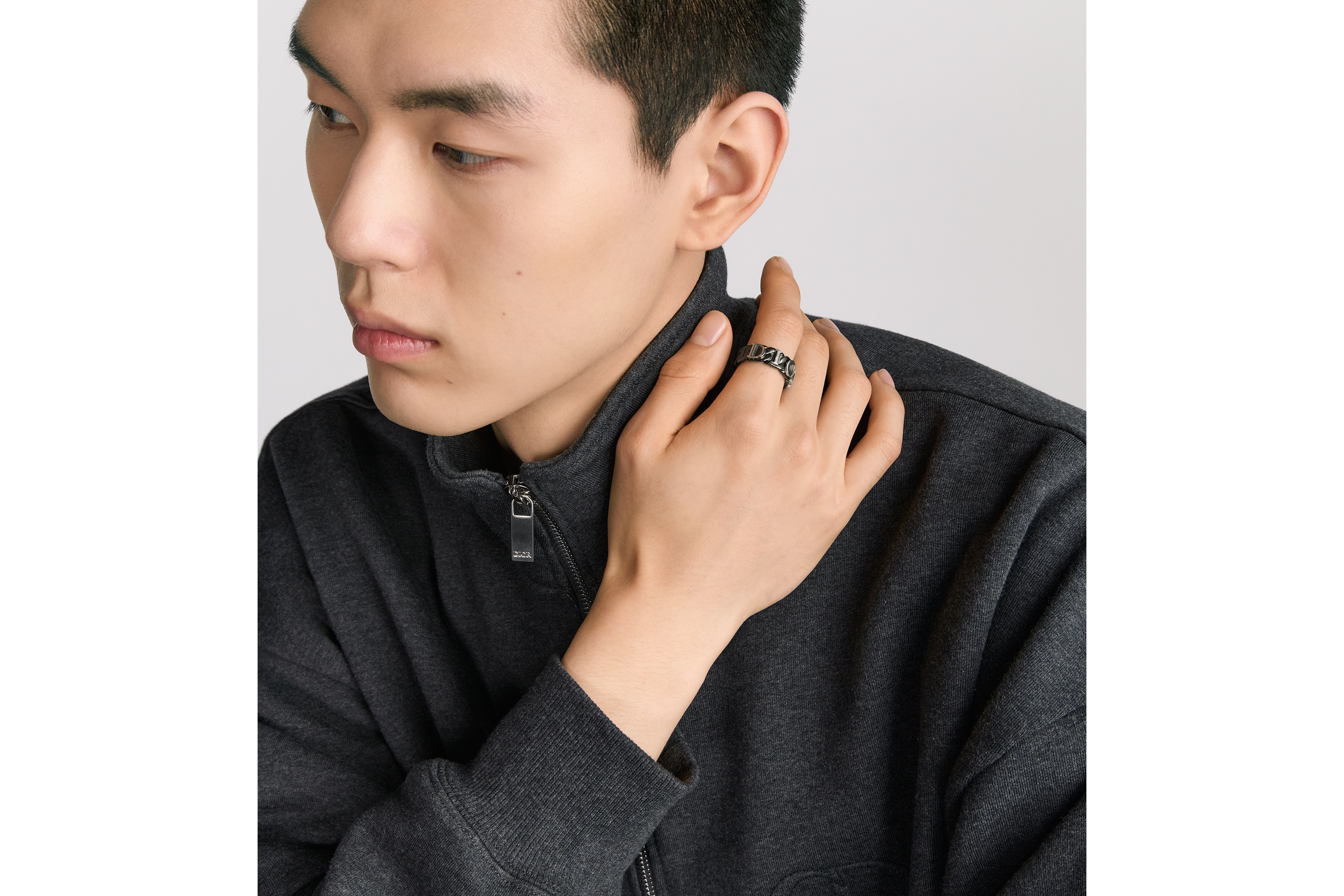 Dior Contrast 链环戒指 金属覆层银质和银 E39