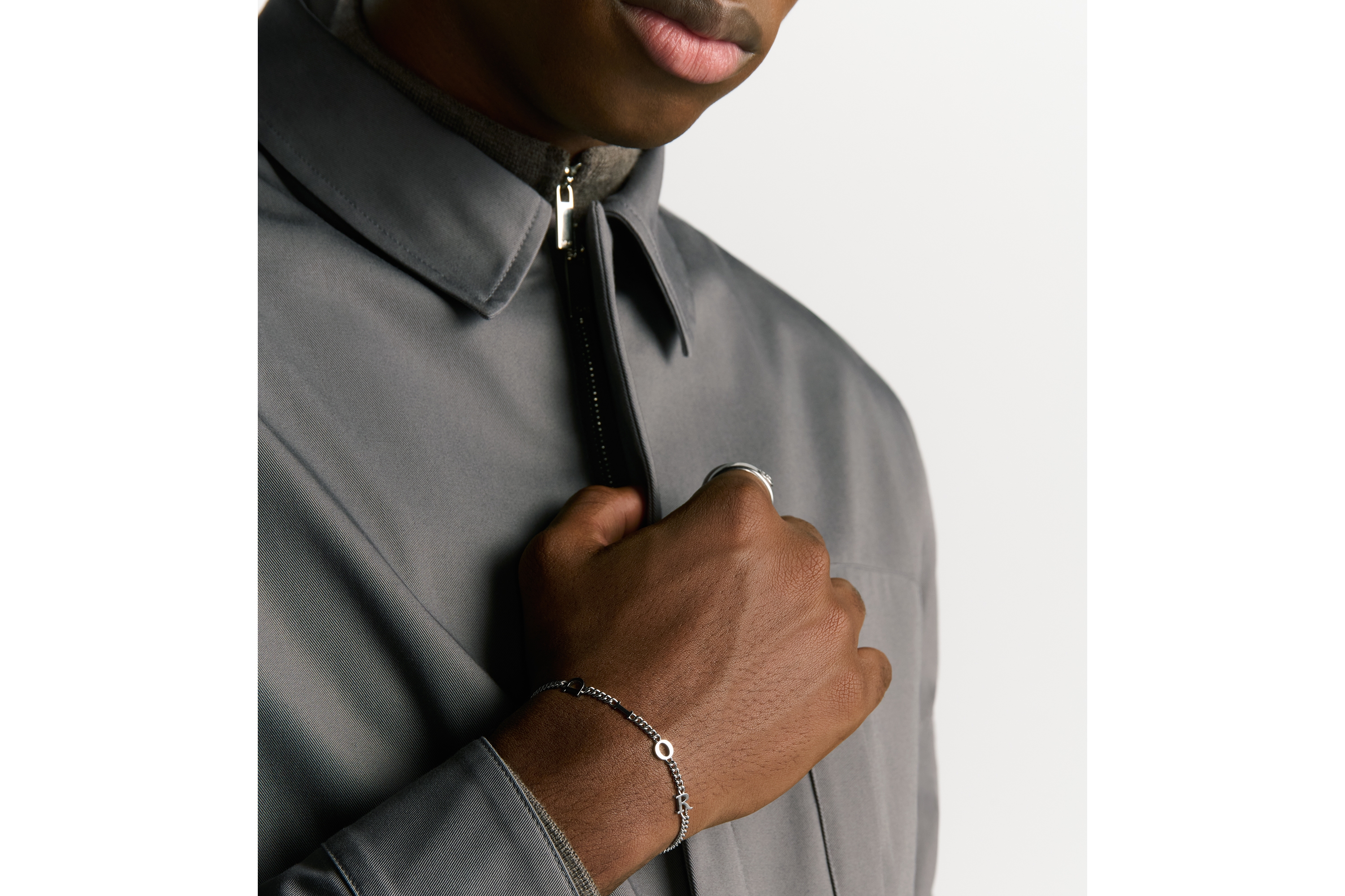 Dior Contrast 链环手链 银色饰面和金属覆层铜合金 E39