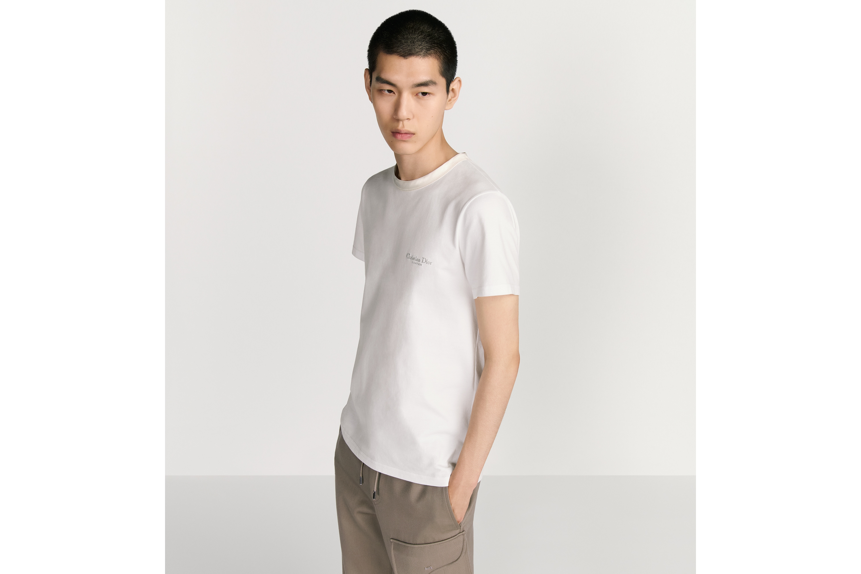 常规版型 T 恤 白色棉质平纹针织面料 Christian Dior Couture 刺绣 E07