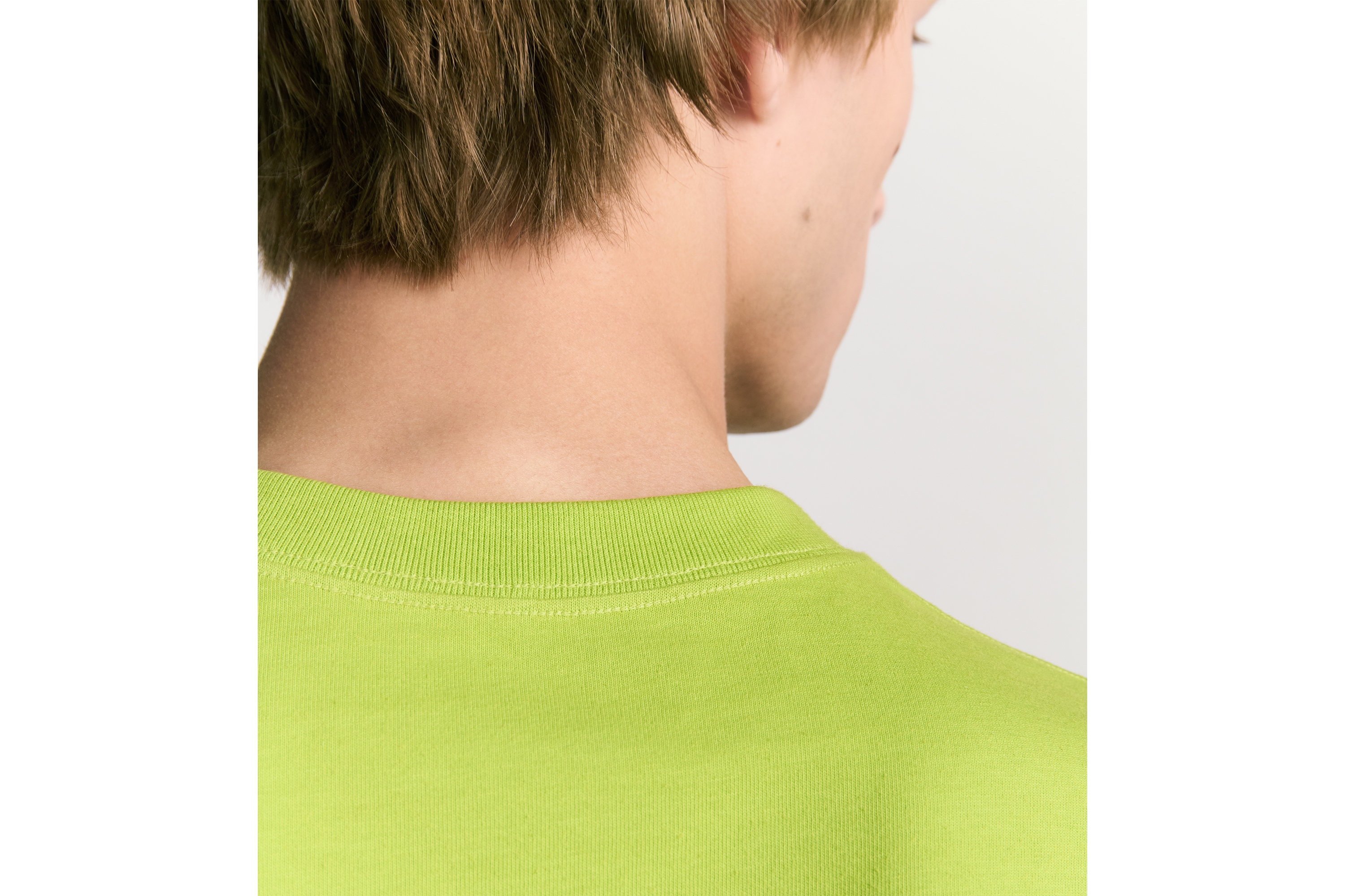 宽松版型 T 恤 绿色棉质平纹针织面料 CD Box 标志 E09