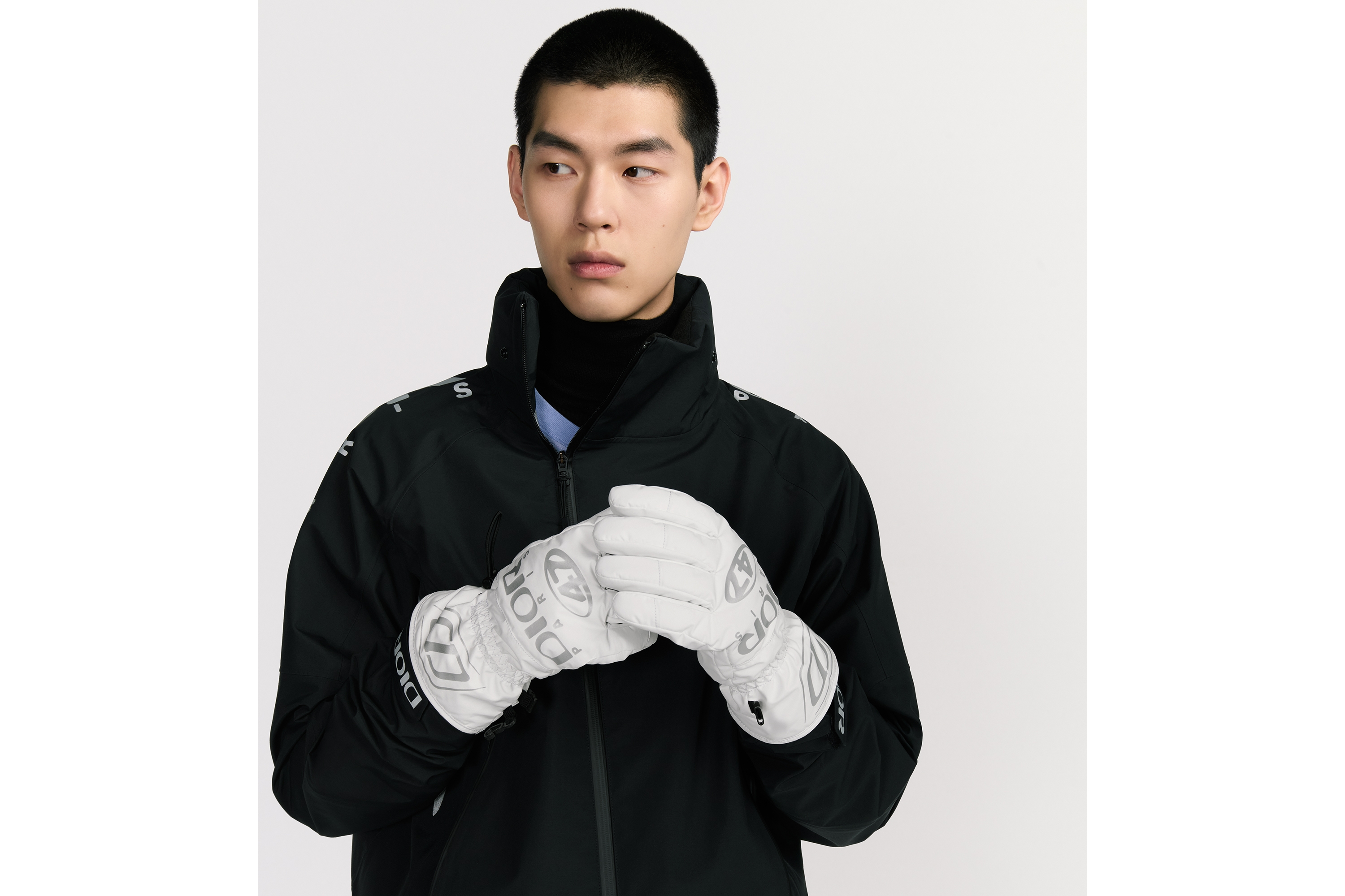 DIOR AND DESCENTE 滑雪手套 白色和灰色科技面料 E45