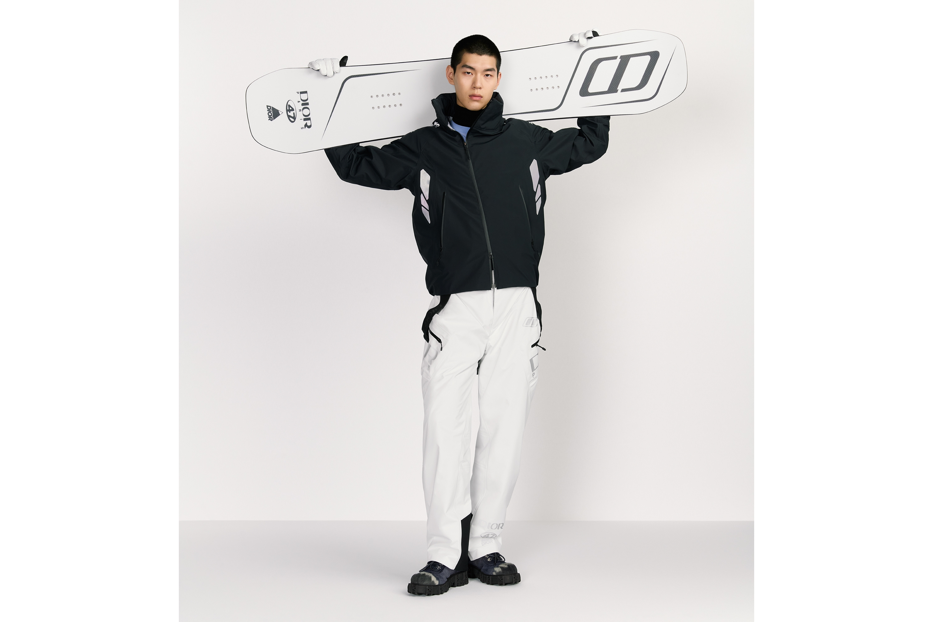 DIOR AND FACTORY 9 单板滑雪板 153 厘米哑光米白色限量版 E48