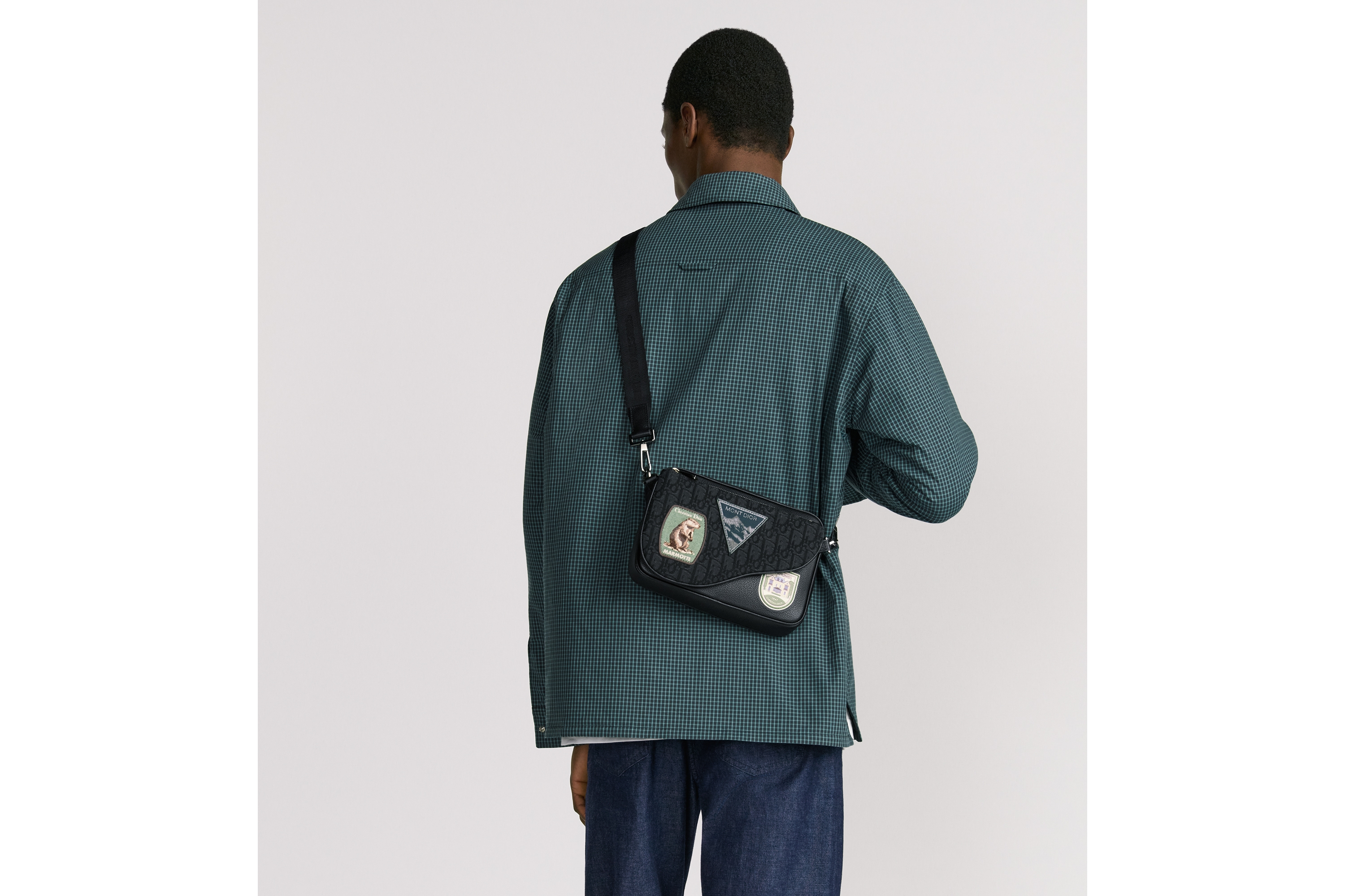 马鞍三件套手袋 黑色 Oblique 印花面料、黑色粒面牛皮革和多色 Dior Mountain 图案补丁 E19