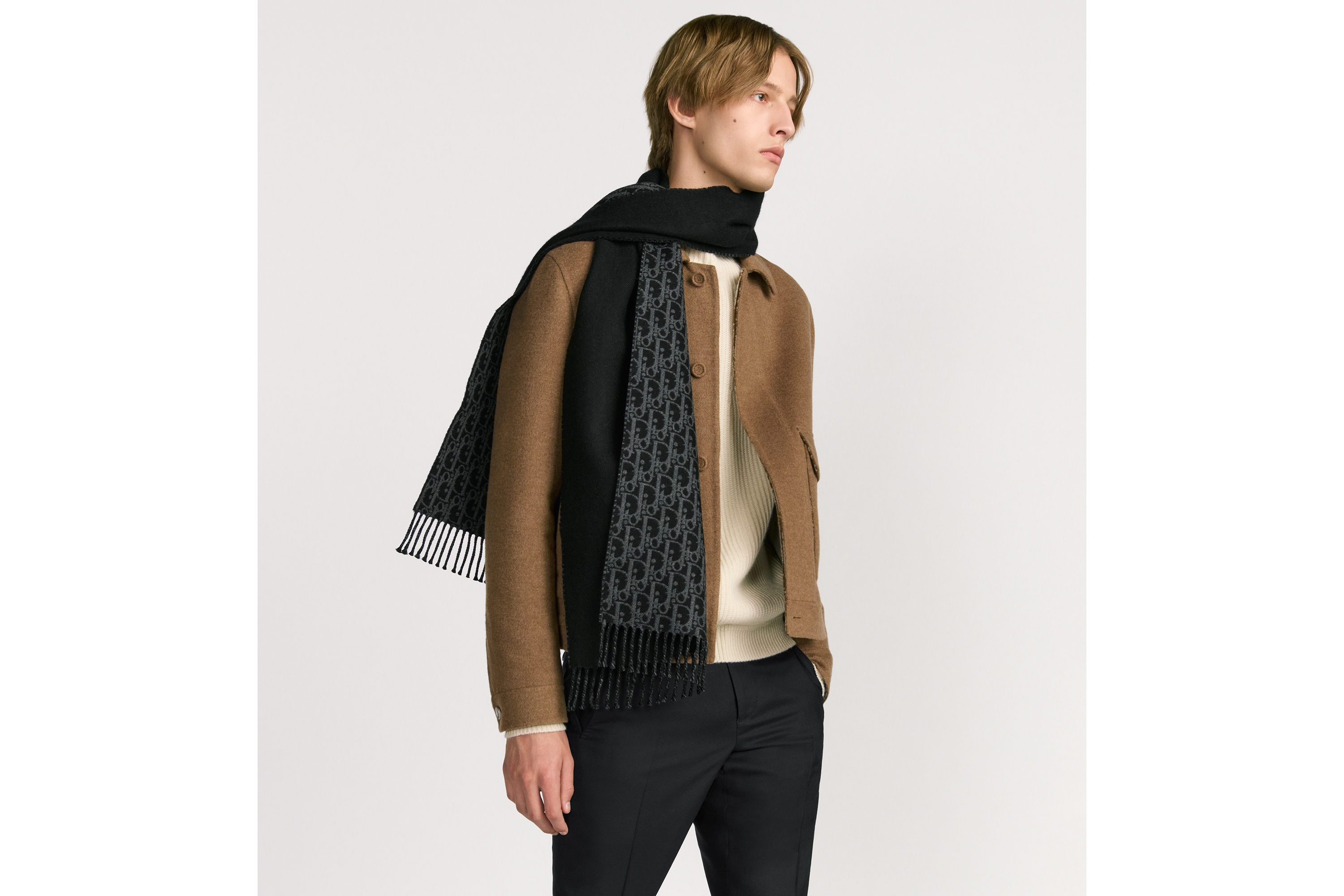 look_image_alt_prefix 双面围巾 黑色和深灰色绵羊毛和山羊绒混纺面料 Oblique 印花 E32