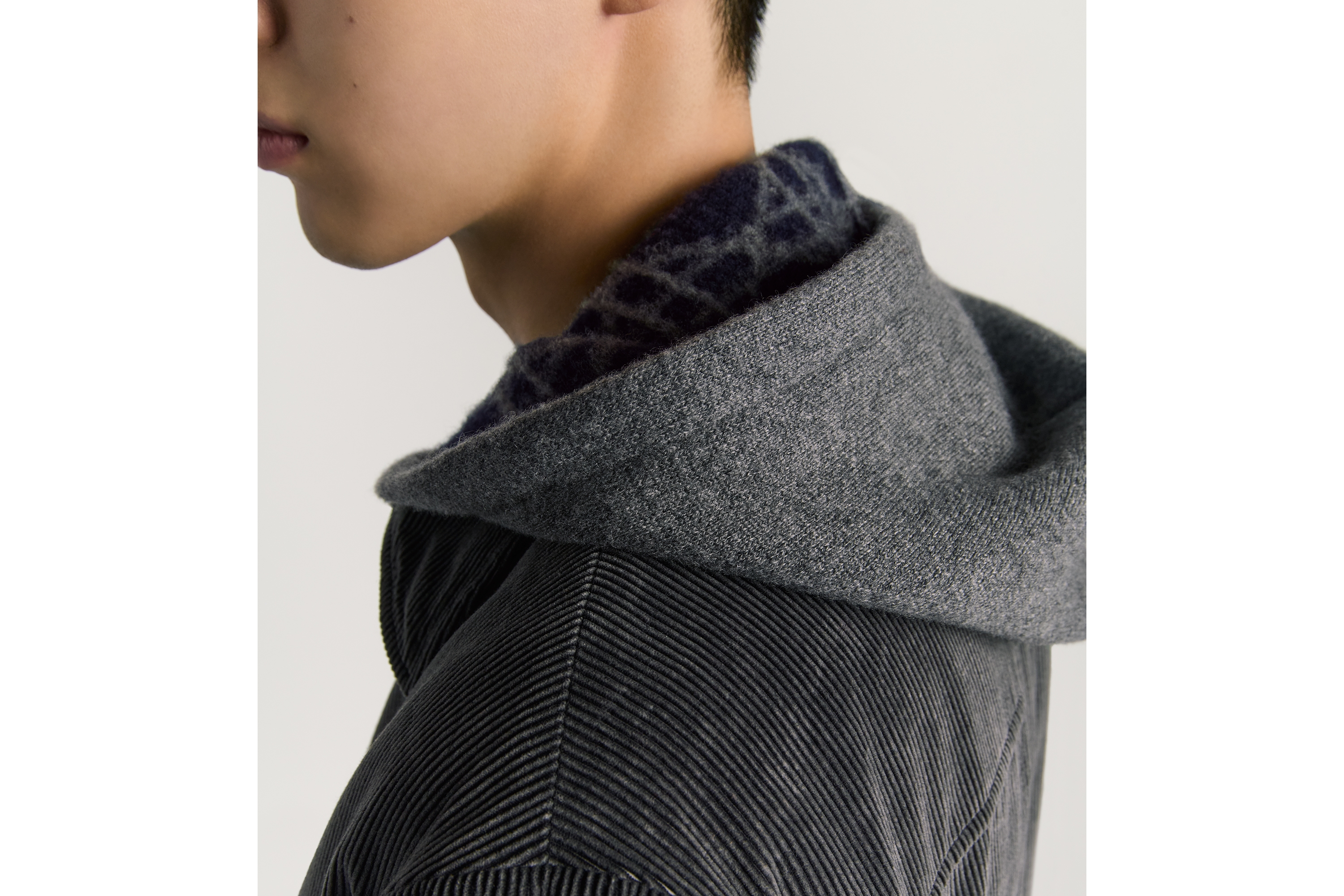 look_image_alt_prefix Dior Icons 猎装风格夹克 灰色棉质混纺灯芯绒 E03