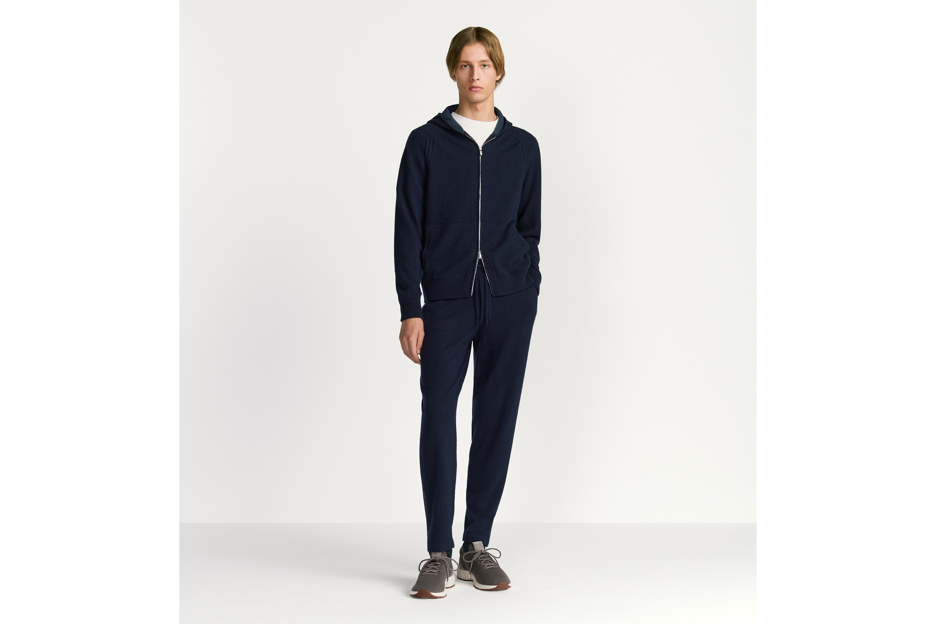 look_image_alt_prefix Dior Icons 连帽运动衫 海军蓝色山羊绒平纹针织面料 E02