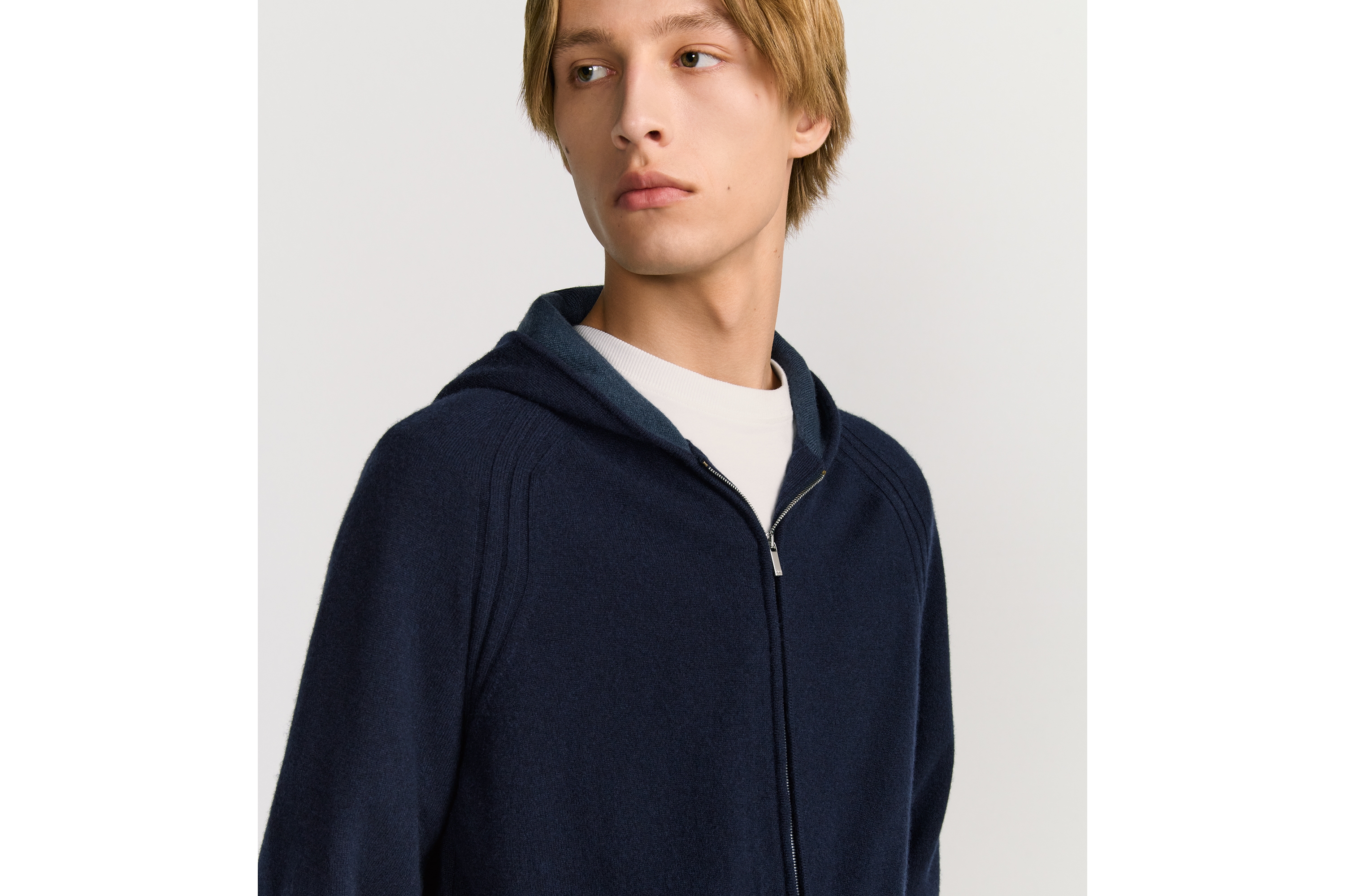 look_image_alt_prefix Dior Icons 连帽运动衫 海军蓝色山羊绒平纹针织面料 E05