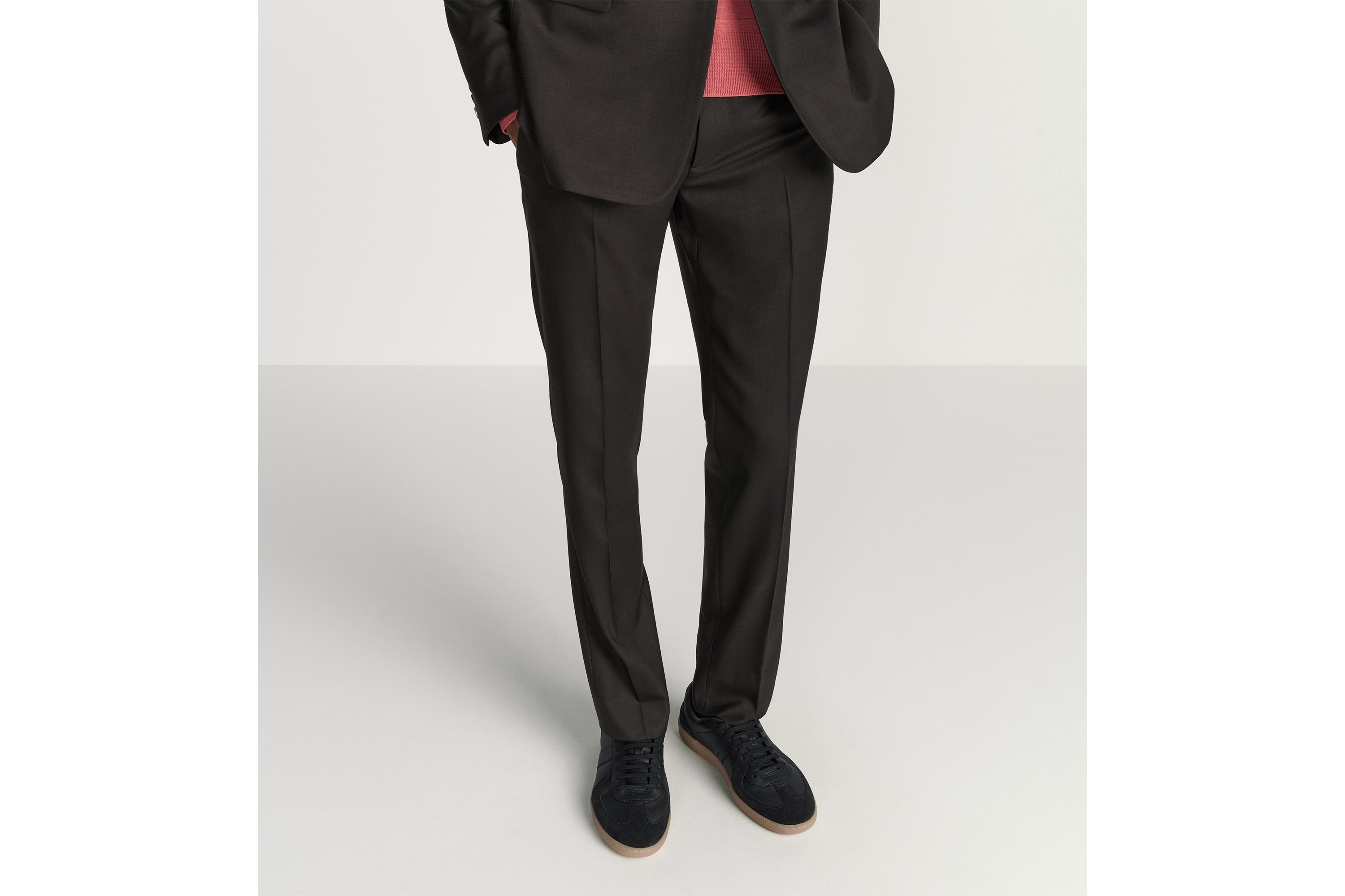 look_image_alt_prefix Dior Icons 修身版型长裤 棕色山羊绒混纺斜纹面料 E13