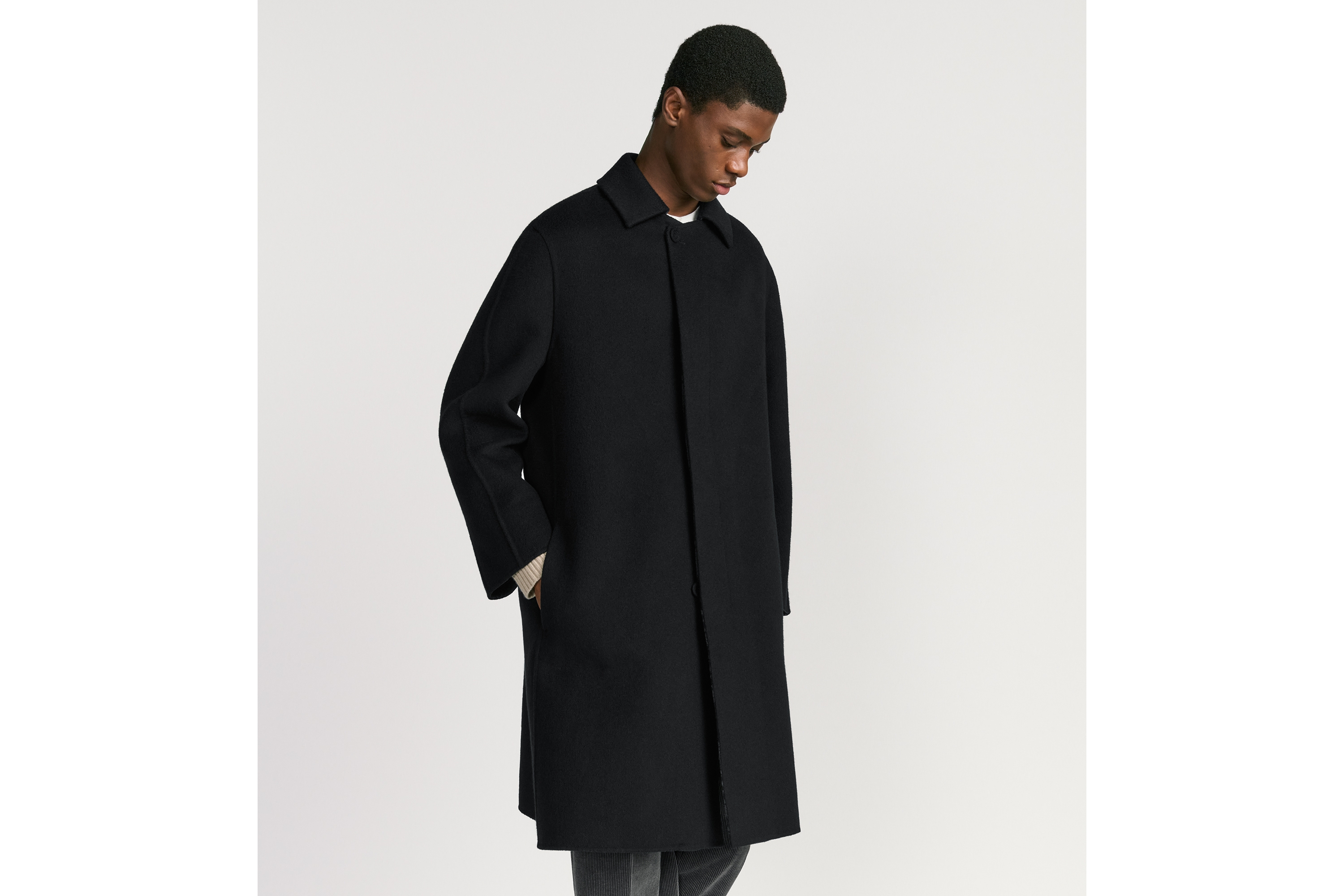 look_image_alt_prefix Dior Icons 大衣 黑色双面绵羊毛和山羊绒混纺面料 E01