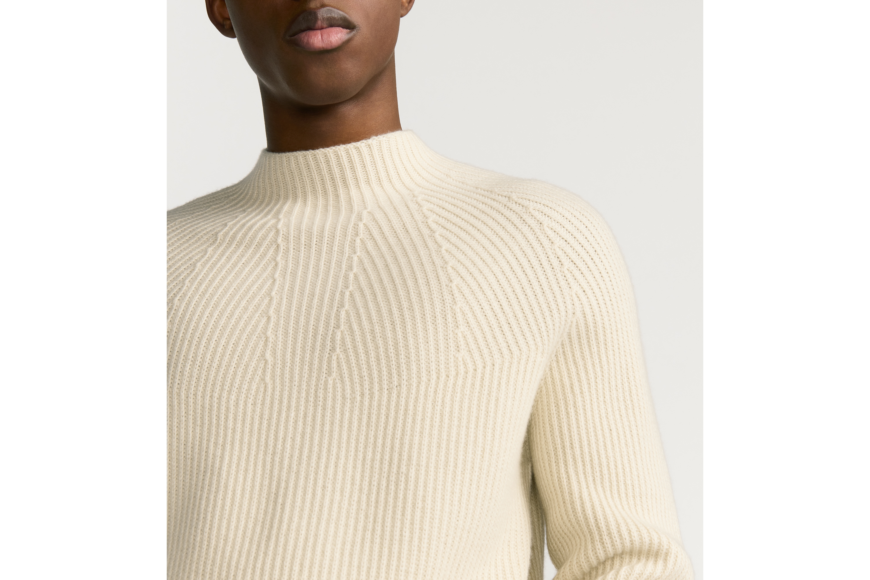 look_image_alt_prefix Dior Icons 针织衫 象牙色山羊绒织物 E10