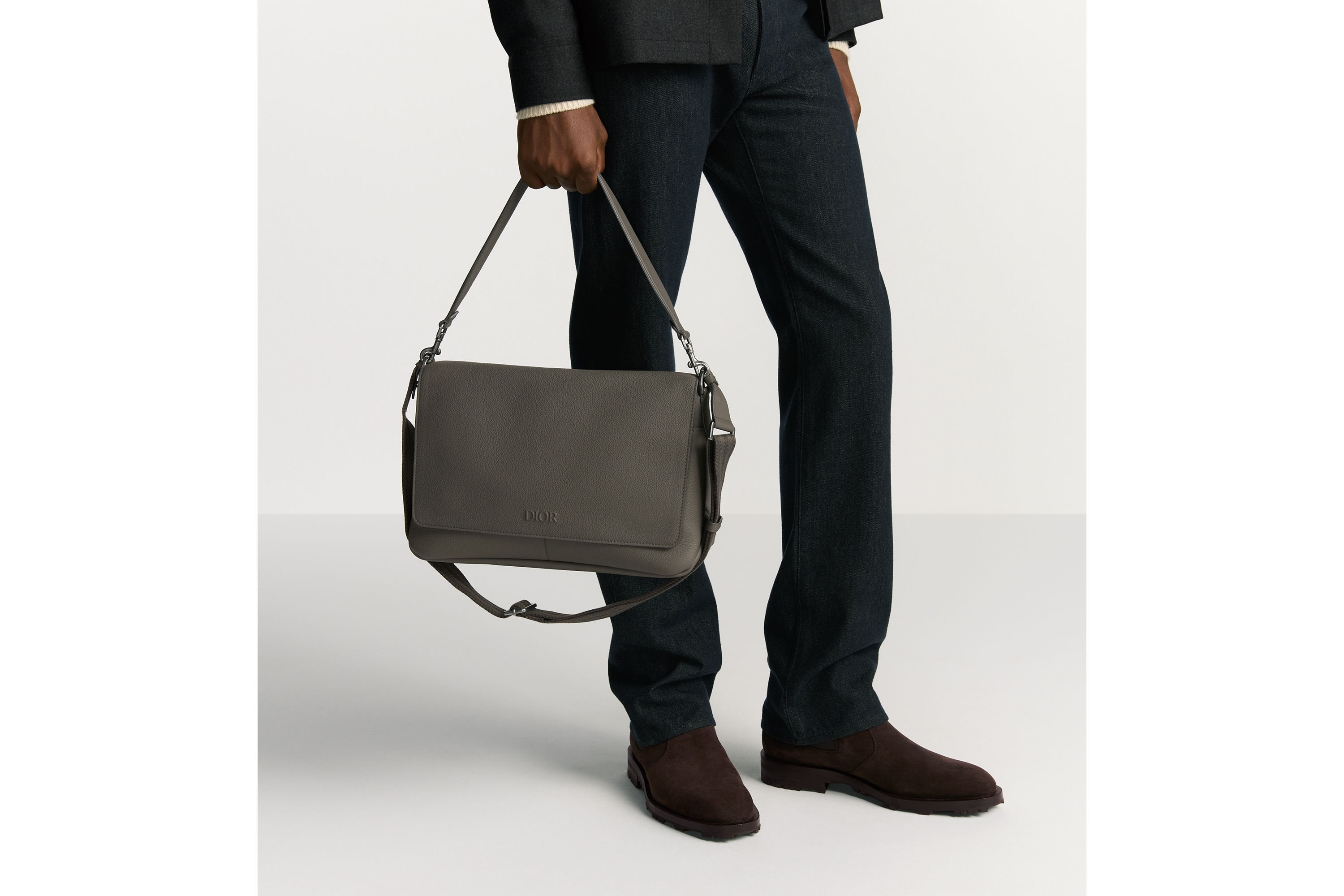 look_image_alt_prefix Dior Privé 翻盖信使包 灰色 Dior Icons 牛皮革 E20