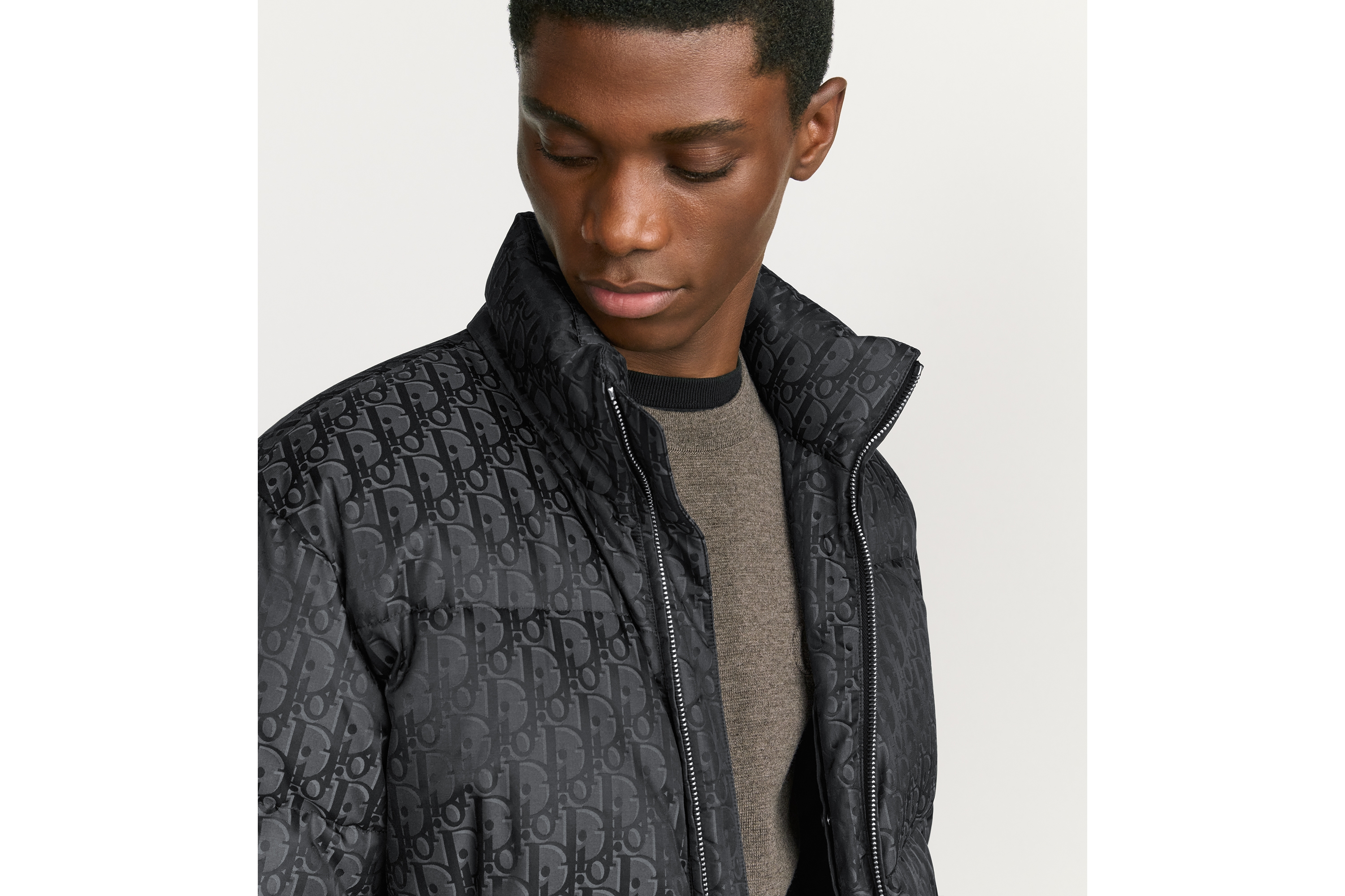 羽绒夹克 黑色棉质混纺面料 Oblique 印花 E04