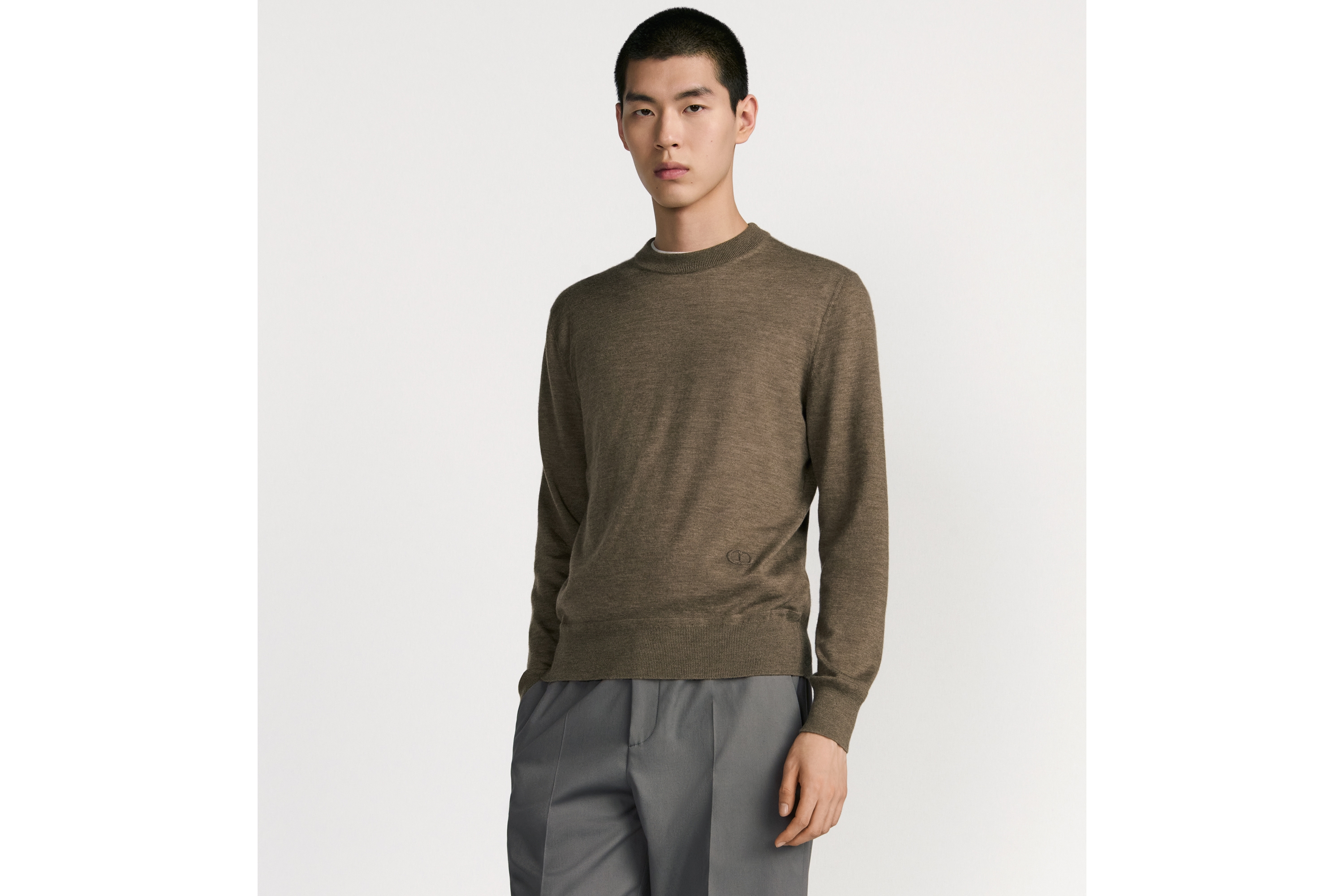 圆领毛衫 棕色山羊绒平纹针织面料 CD Icon 刺绣 E07