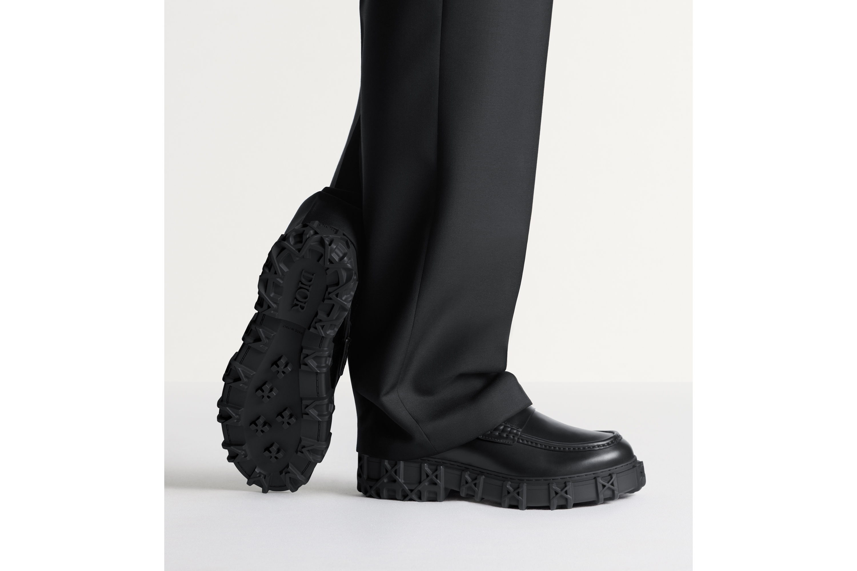 look_image_alt_prefix Dior Slickrock 乐福鞋 黑色光滑牛皮革 E23