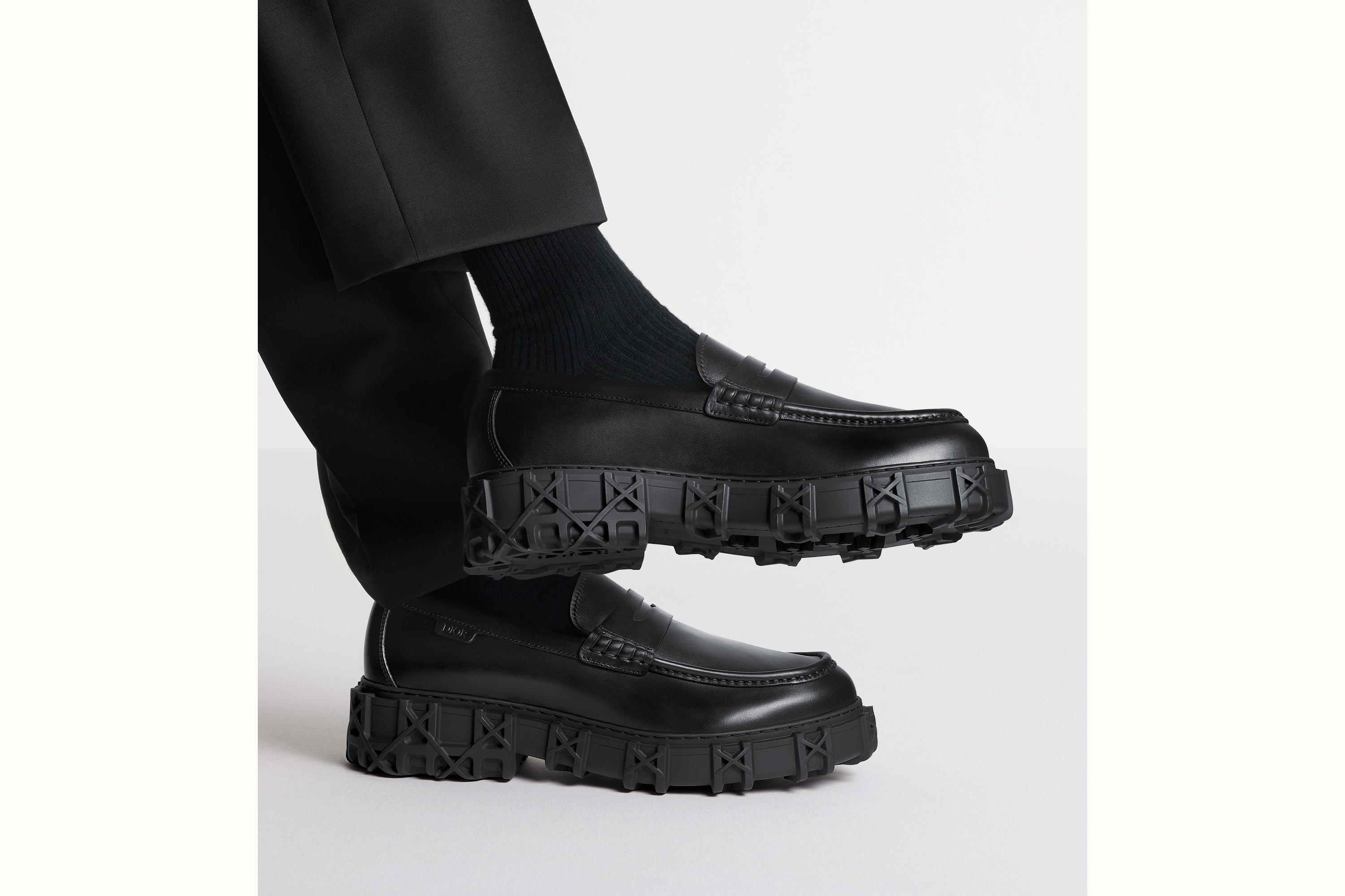 look_image_alt_prefix Dior Slickrock 乐福鞋 黑色光滑牛皮革 E25